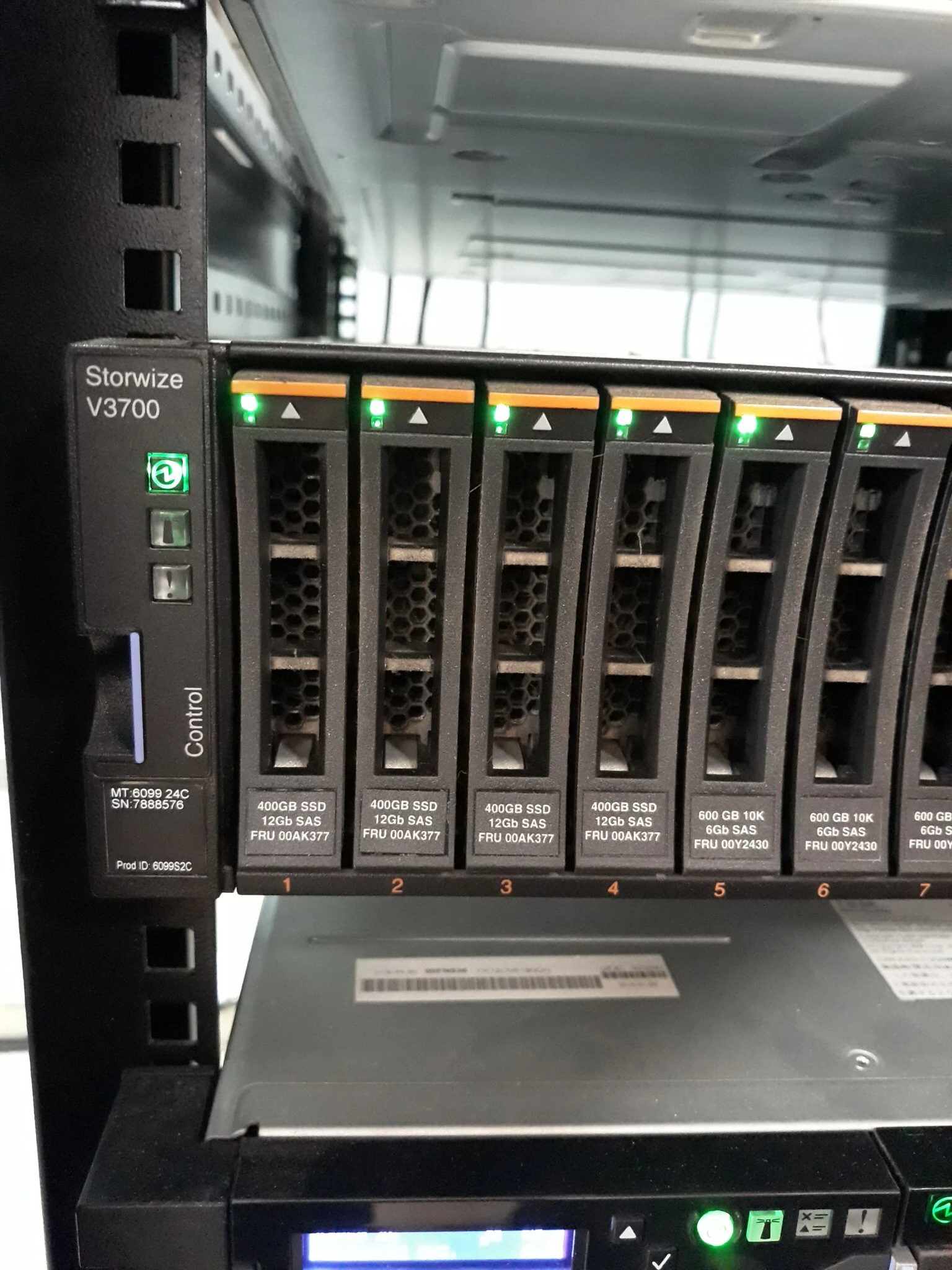 Жесткий диск 00NA272 1 8 ТБ 10K 12G SAS 2 5 дюйма для IBM