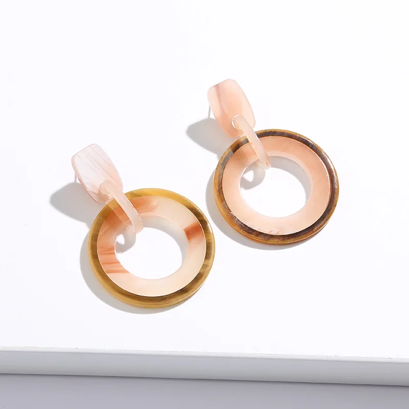 Acrylic acetic acid round stitching earrings senior sense niche personality fashion European and American wind ear accessories s