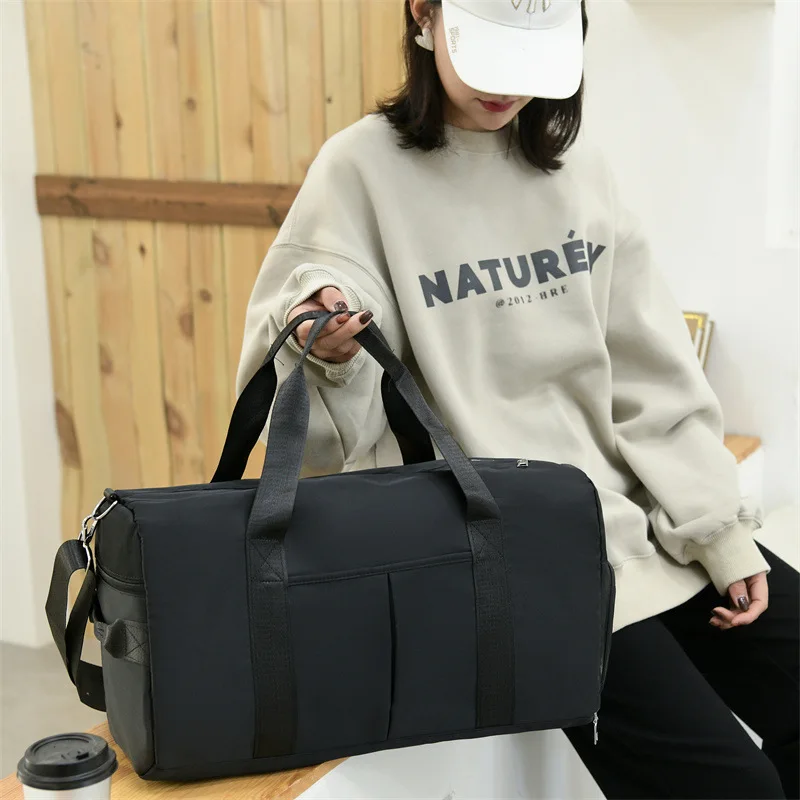 Hot Sale Durable Gym Bag with Large Volume for Gym Exercise Waterproof Fabric Gym Bag with Shoes Compartment