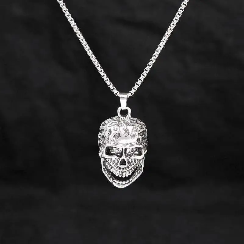 Delicacy stainless steel jewelry pendant Skull popular necklace colorfast Antique silver Halloween Jewelry for men