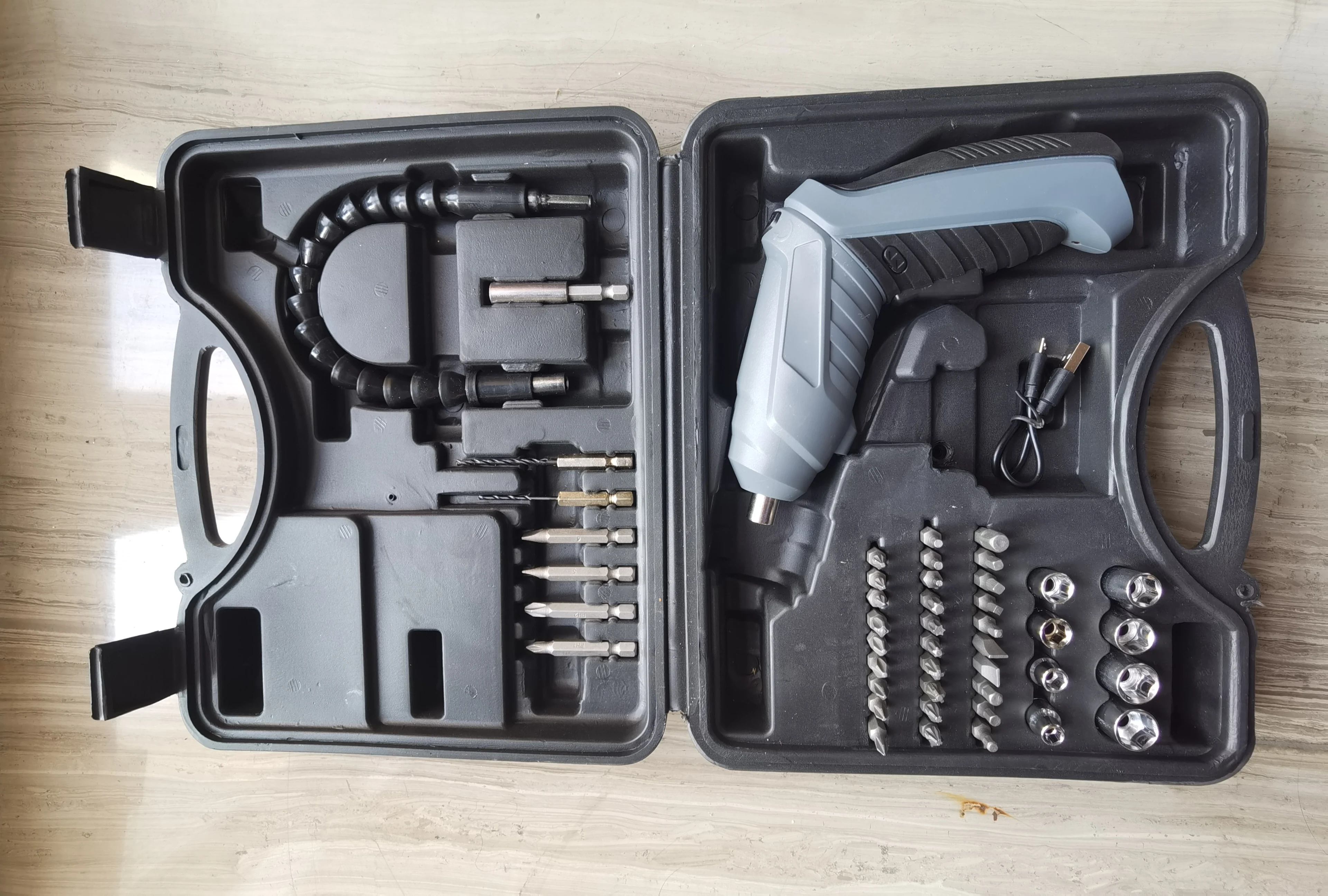 Multifunctional Power Tools 3.6v Rechargeable Cordless Electric Screwdriver Tool Set with Bits and Drills