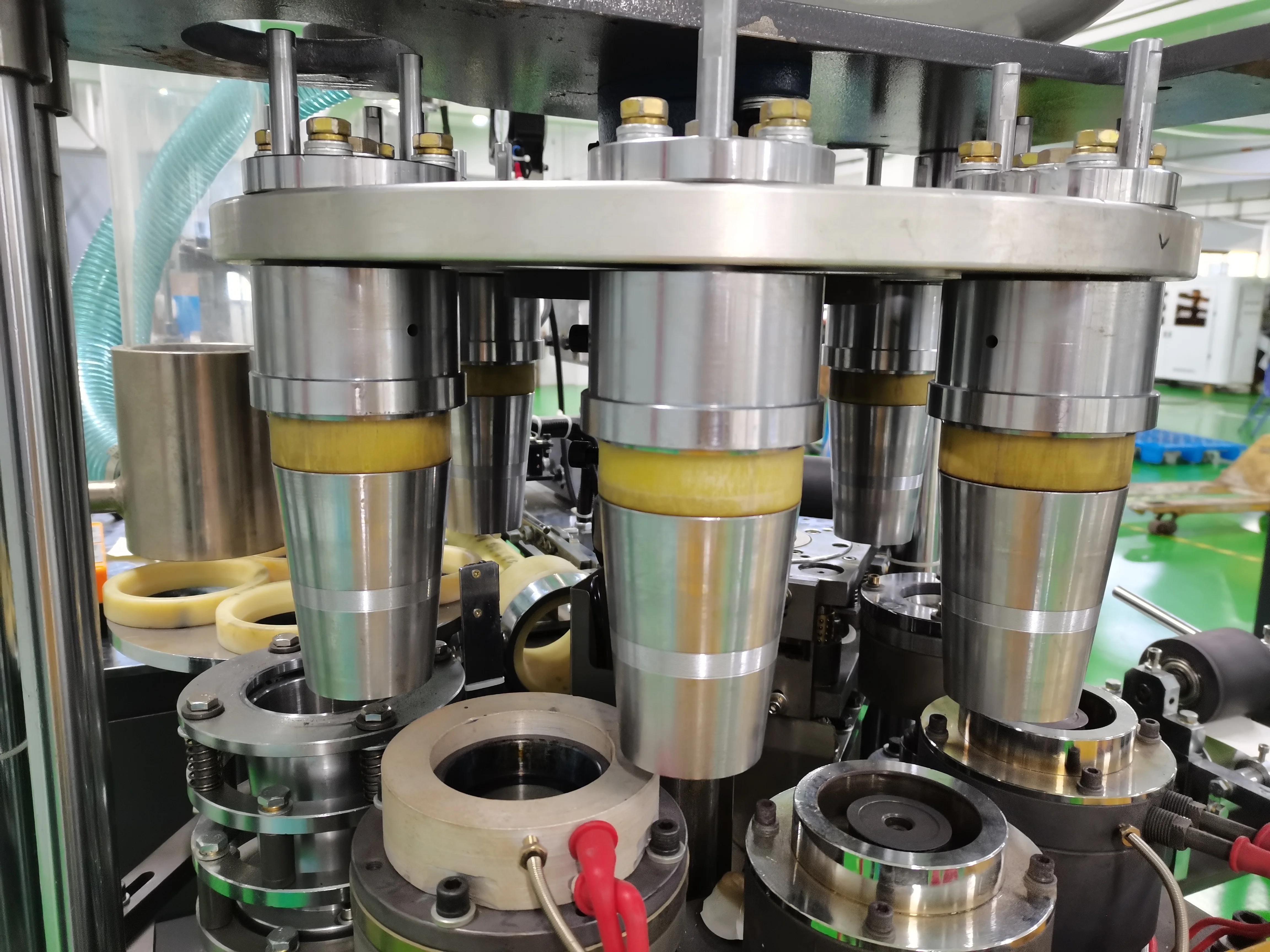 
90 Pieces Per Minute Automatic High Speed Paper Cup Machine 