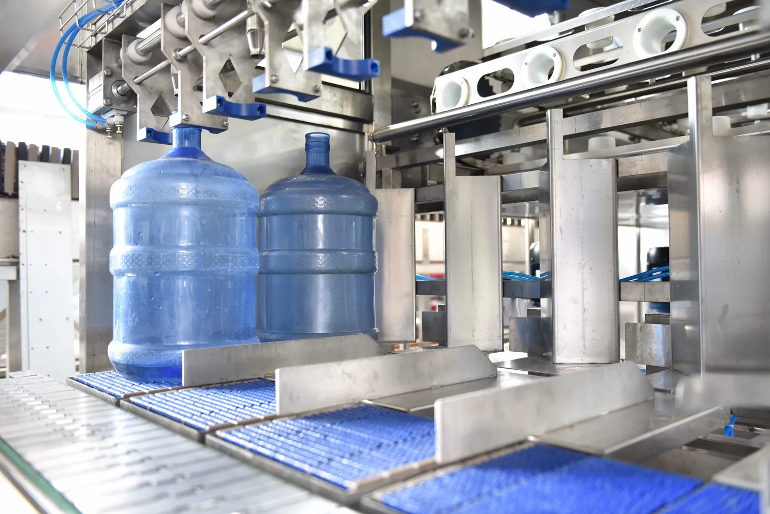 Automatic 20 Liter 3 4 5 Gallon Mineral Water Production Line Plant Price / 18.9L Bottle Barrel Filling Machine