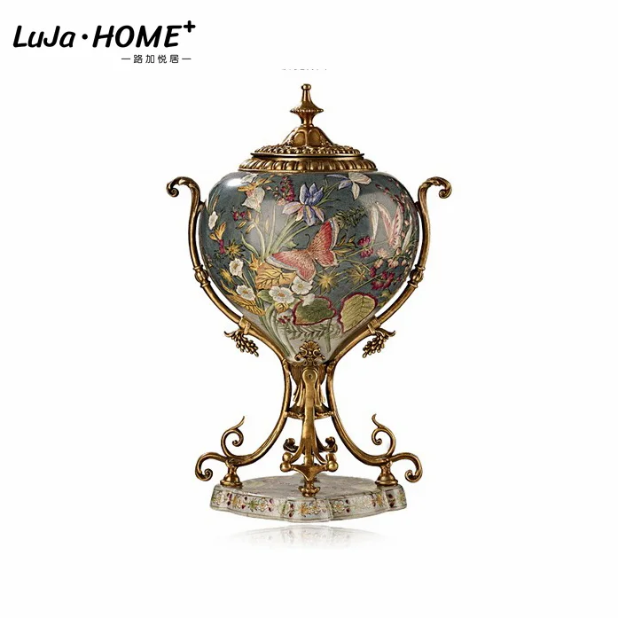 Wholesale Decorative Items Tabletop Vase Vintage Chinese Traditional Ceramic Vase With Metal Handle