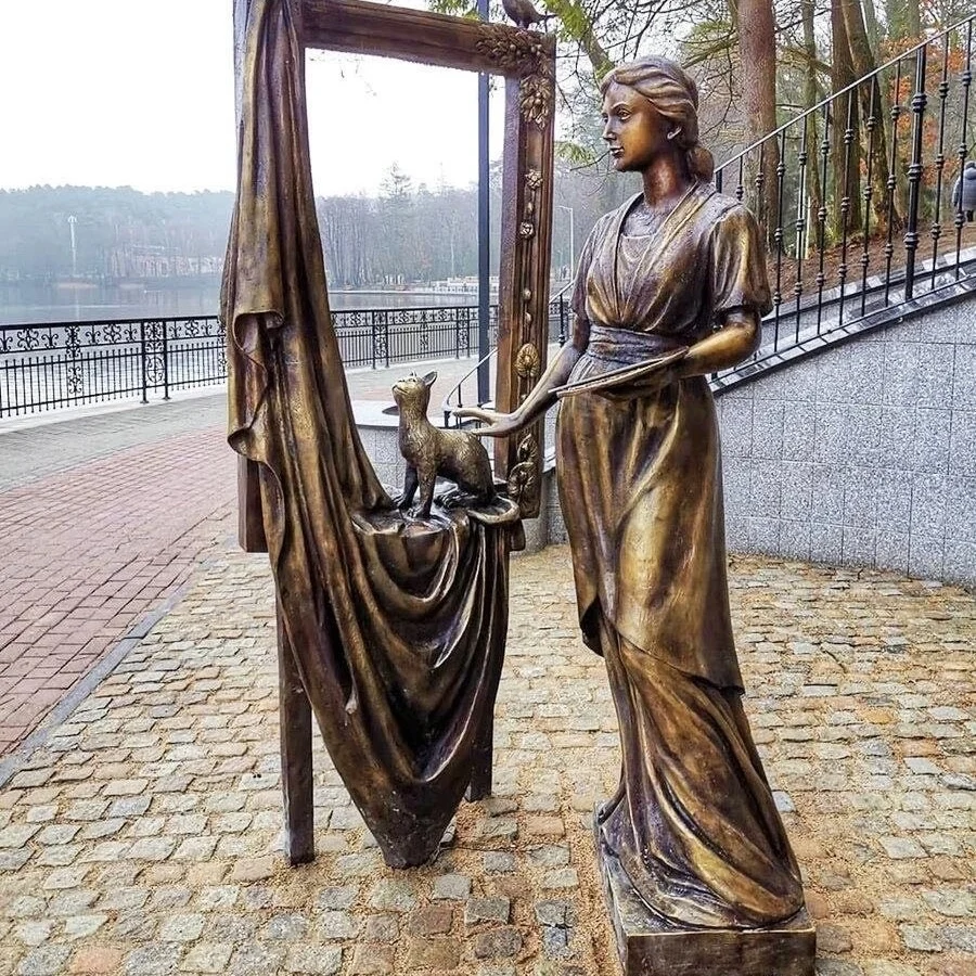 Factory Price Outdoor Decoration Large Garden Decor Life Size Cast Bronze Figure Sculpture