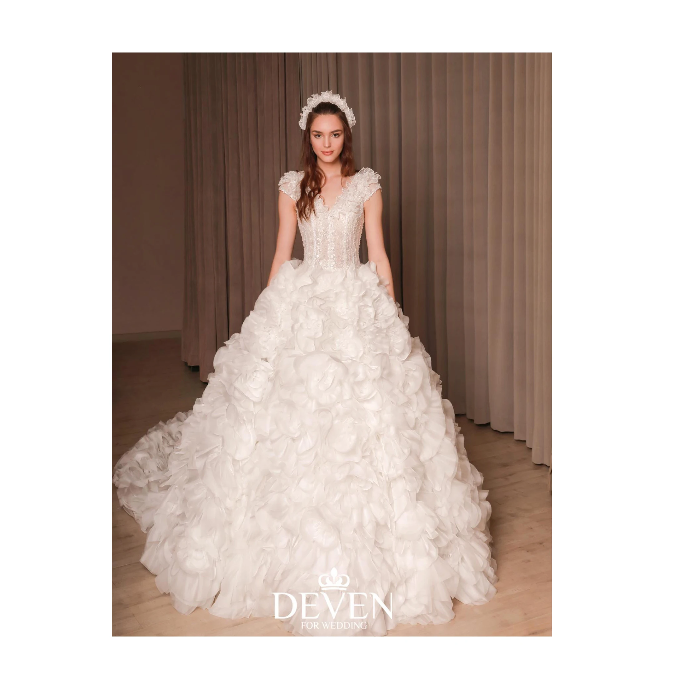 Luxury Crystal Wedding Dresses Manufacturer Long Tail Ball Gown Turkey Istanbul Guangzhou for Women Fashion Lace Simple Element