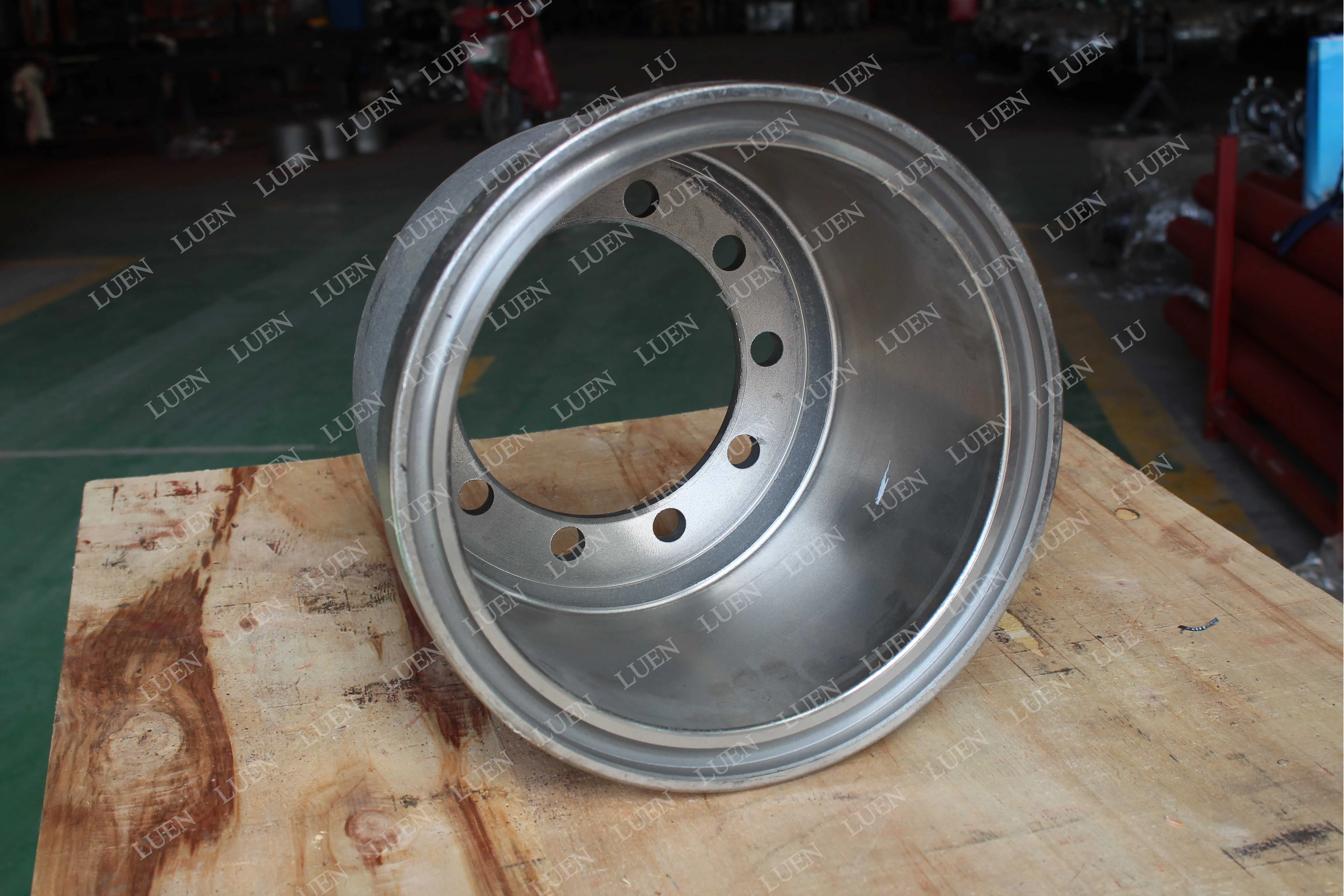 good price Semi Trailer Truck Parts  for sale brake drum Parts Semi Trailer Truck