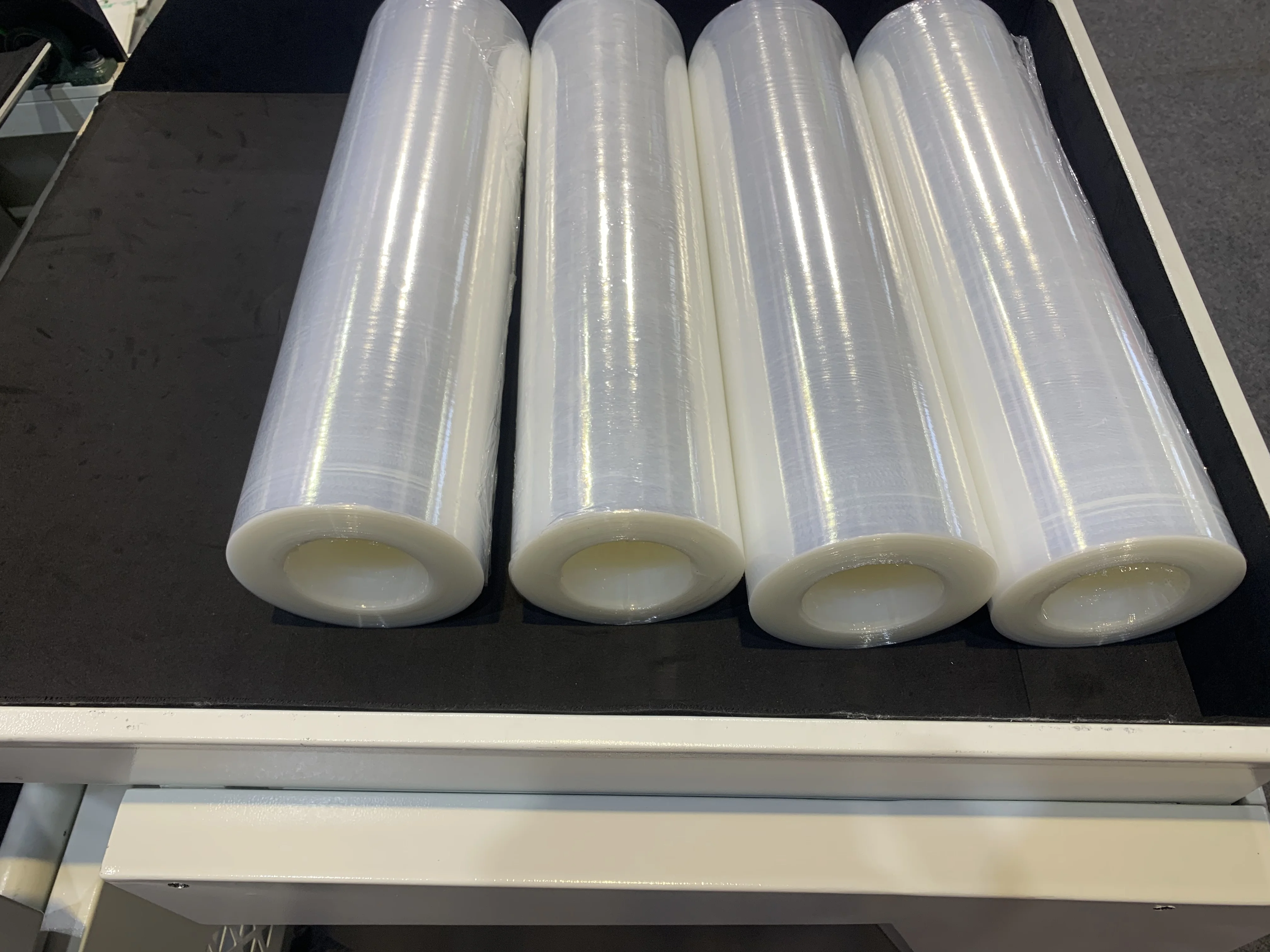 ПЭ стрейч-пленка без сердечника Автоматическая Перемотка пленки Бумажных