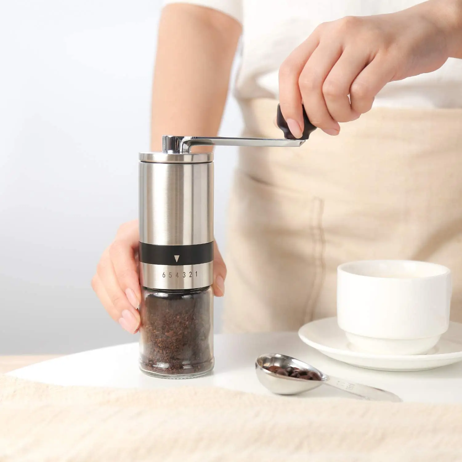 Hot Selling Manual Coffee Grinder Hand Coffee Mill with Ceramic Burrs 6 Adjustable Settings Ceramic Coffee Mill