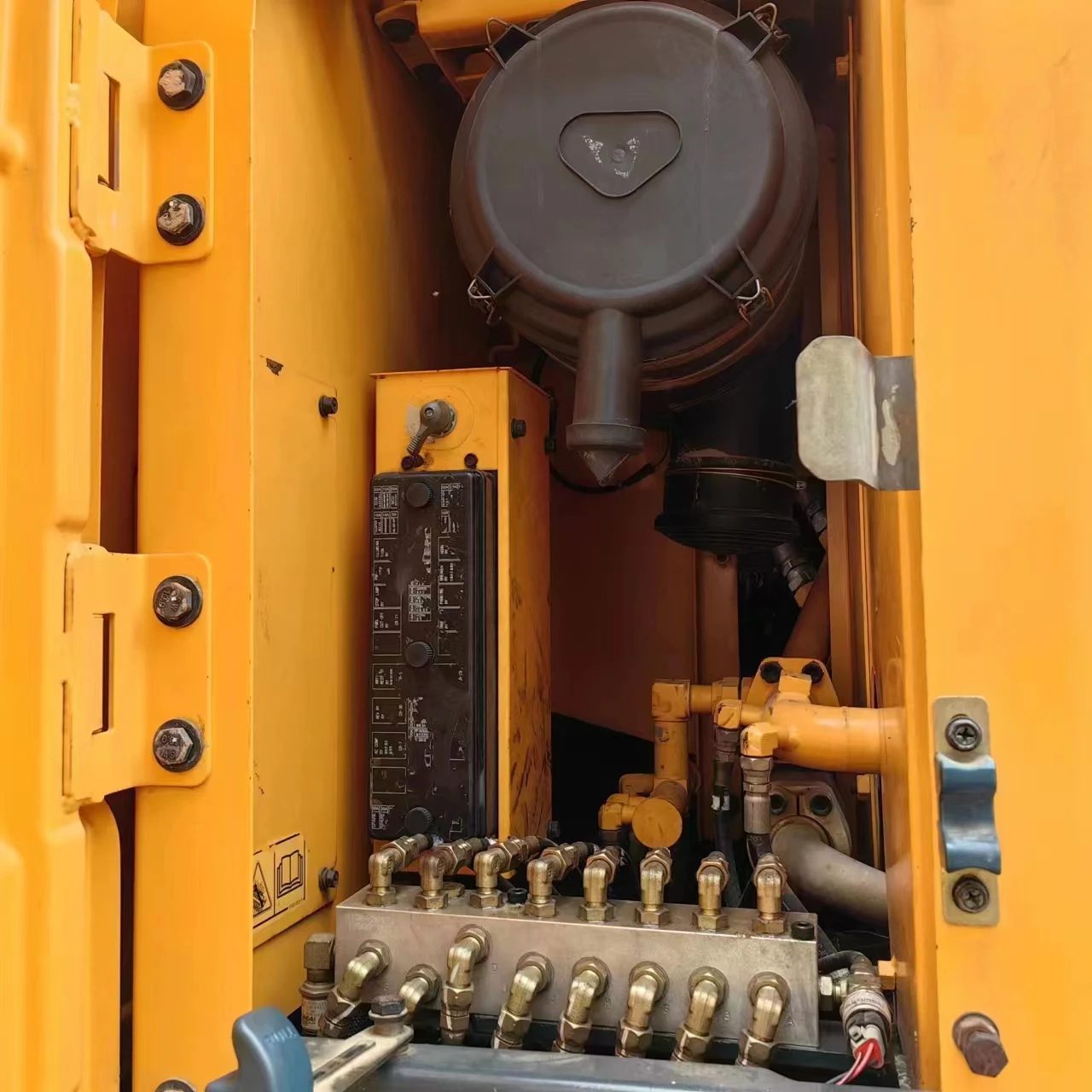 Hot Selling  Used Excavator Original Korea hyundai 210w Secondhand  Digger 210w-9 for Sale in Shanghai