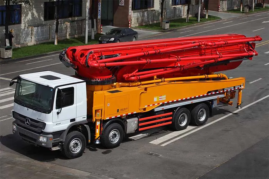 2024 недавно модернизированных 56-метровых бетонных насосов SYM560C-10 машин из Китая