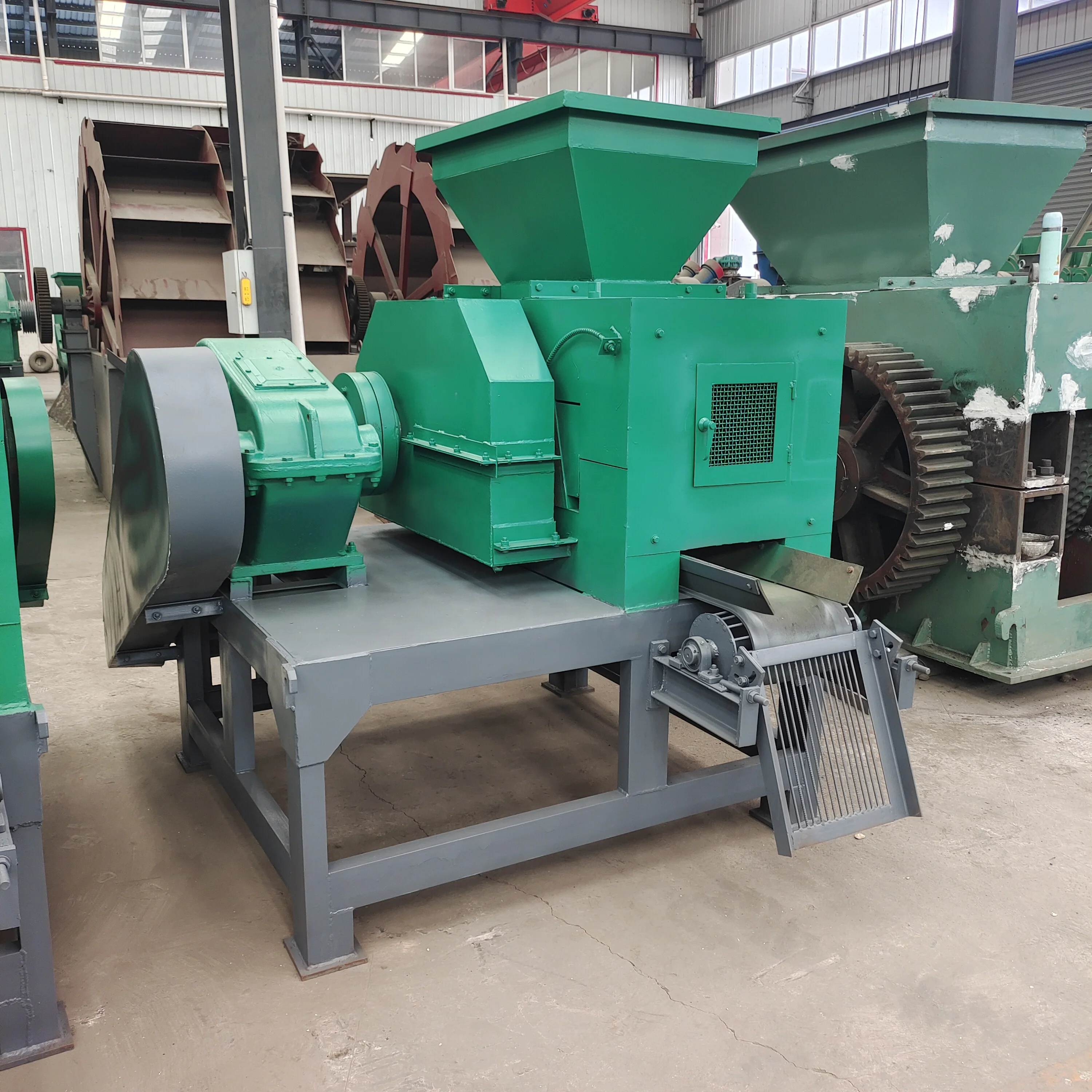 4-6t/h hydraulic Charcoal Briquette Machine coke Powder Ball Briquetting Press