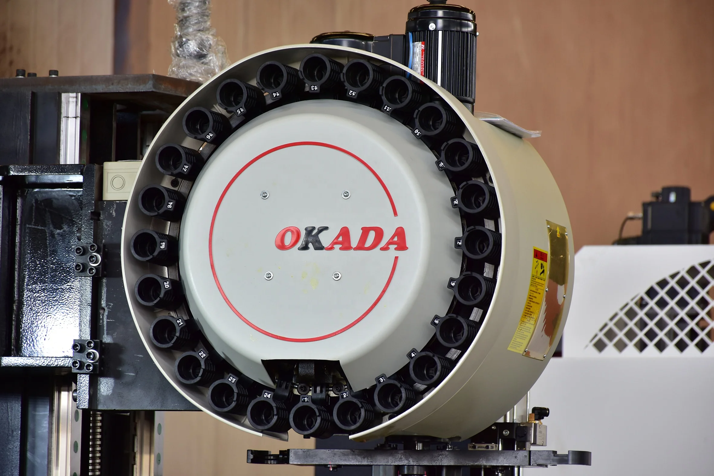 BRTC VMC1160 5 Axis Machine Cnc Metal Milling Center Cnc Machining Center Siemens 828D