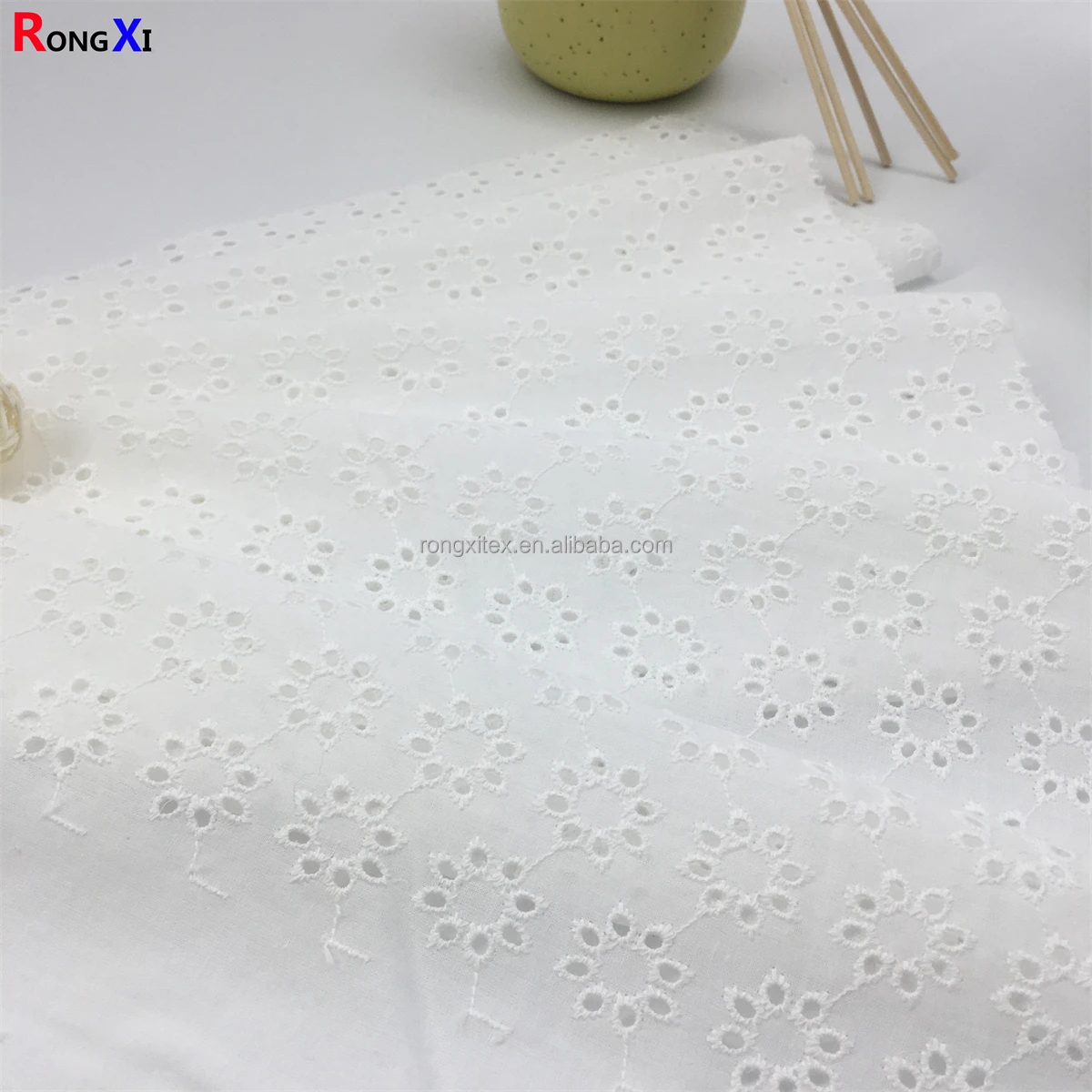 Good Price RXF0571  100% African Embroidery Eyelet Cotton Fabric Made In China Factory for Clothing materisal