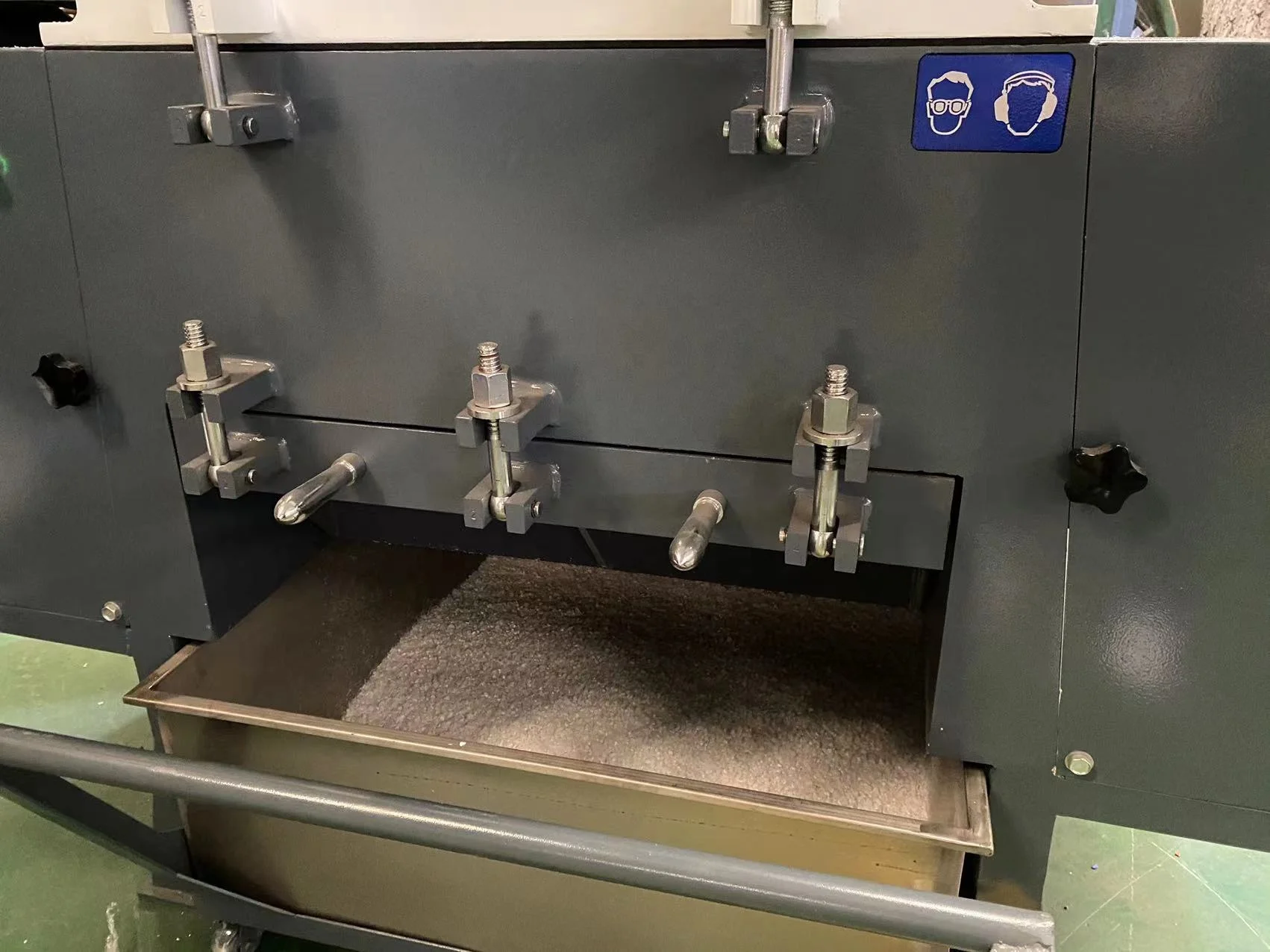 Industrial recycling plastic shredder machine