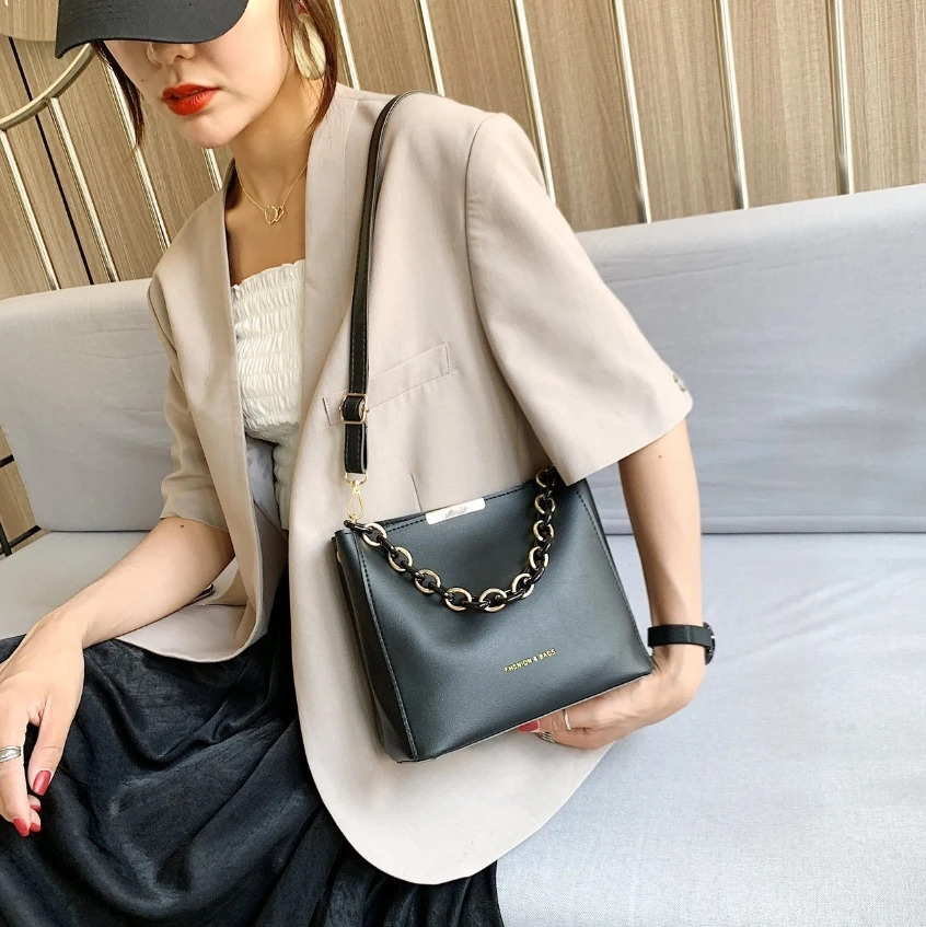 Free Samples Women Tote Chain Crossbody Bag Women PU Leather Bucket Bag Purses Women Bags Luxury Geometric Handbags