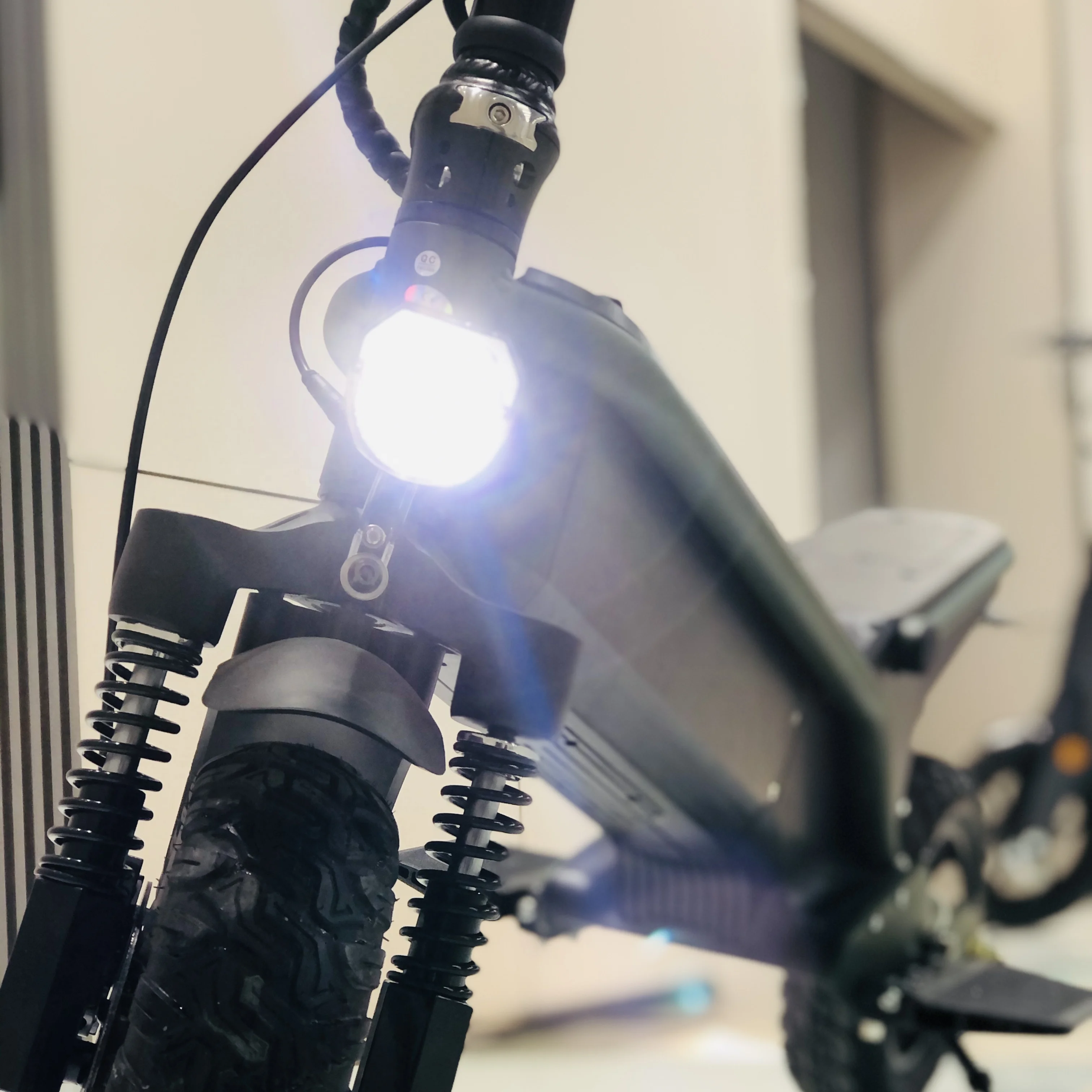 PXID горячая Распродажа модель F1 E-scooter Bestride дизайнерский патент 500 Вт 2 колеса 10 дюймов съемный аккумулятор городской внедорожный