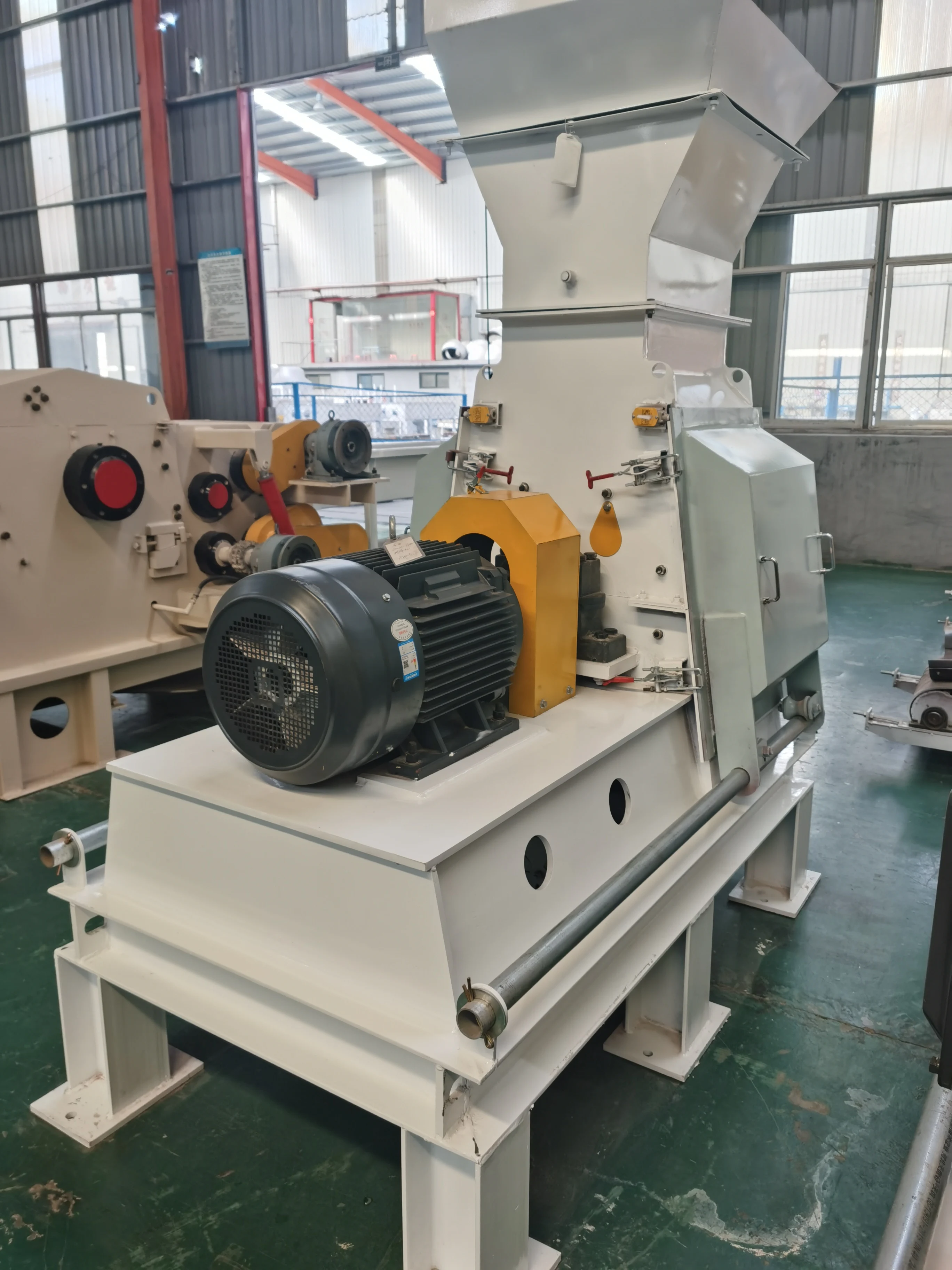 2022 High Efficiency Low Maintenance Cost With CE Certification 90/110 KW Wood Grinding Hammer Mill