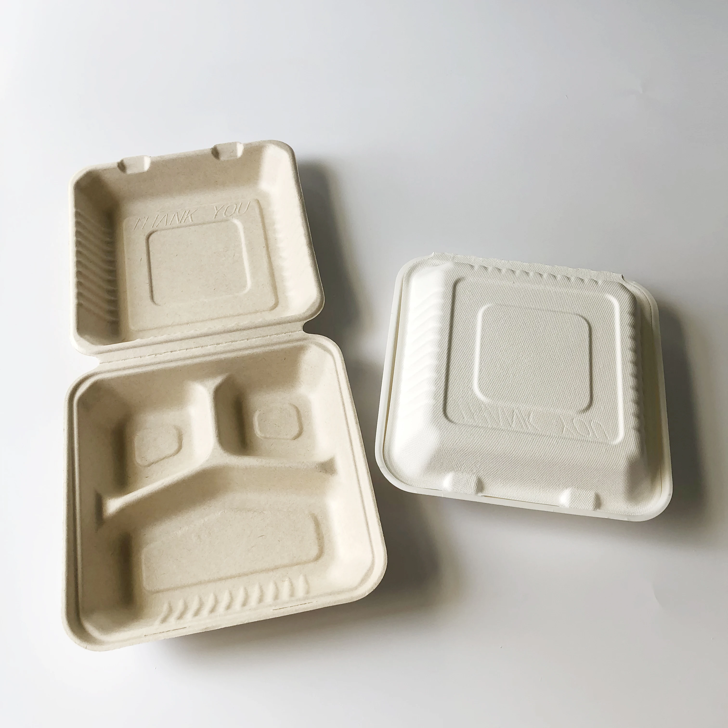 9x9x3 inch Bagasse 3-compt clamshell tray