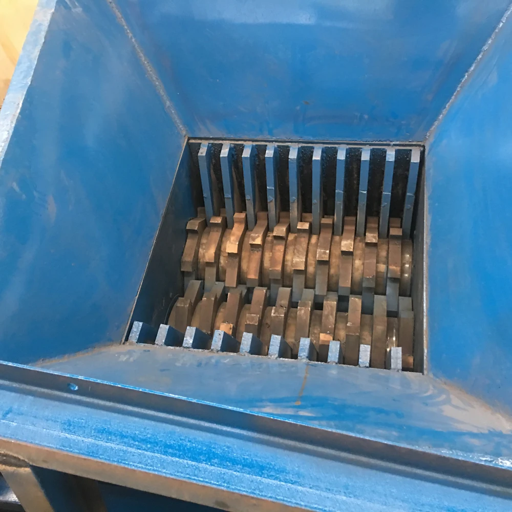Small single shaft shredder for plastic, waste wood,metal can