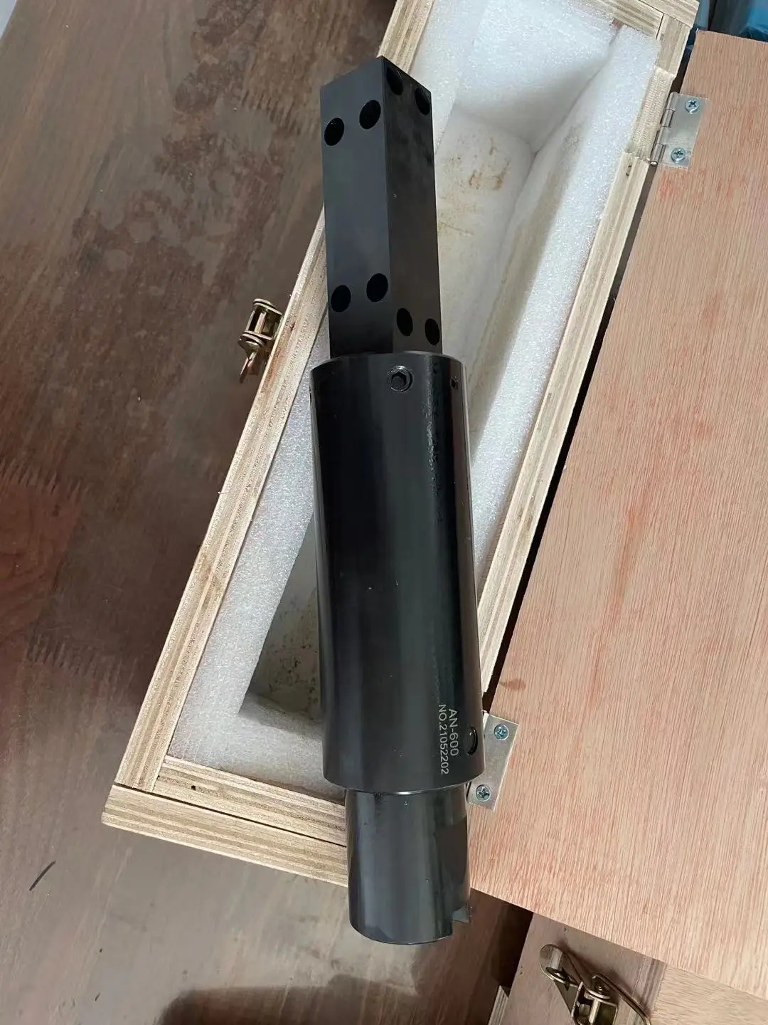 Sunnen AN-600 cylinder honing head for portable hone