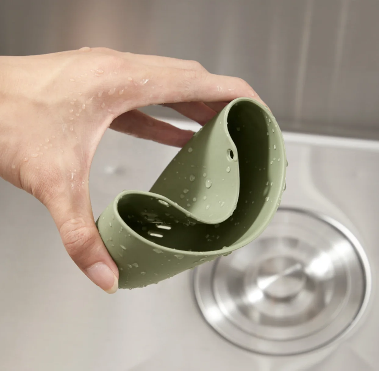 Household Environment Friendly Soft Silicone Drain Basket Soap Practical Storage Box Kitchen Sink Hanging Drain Strainer