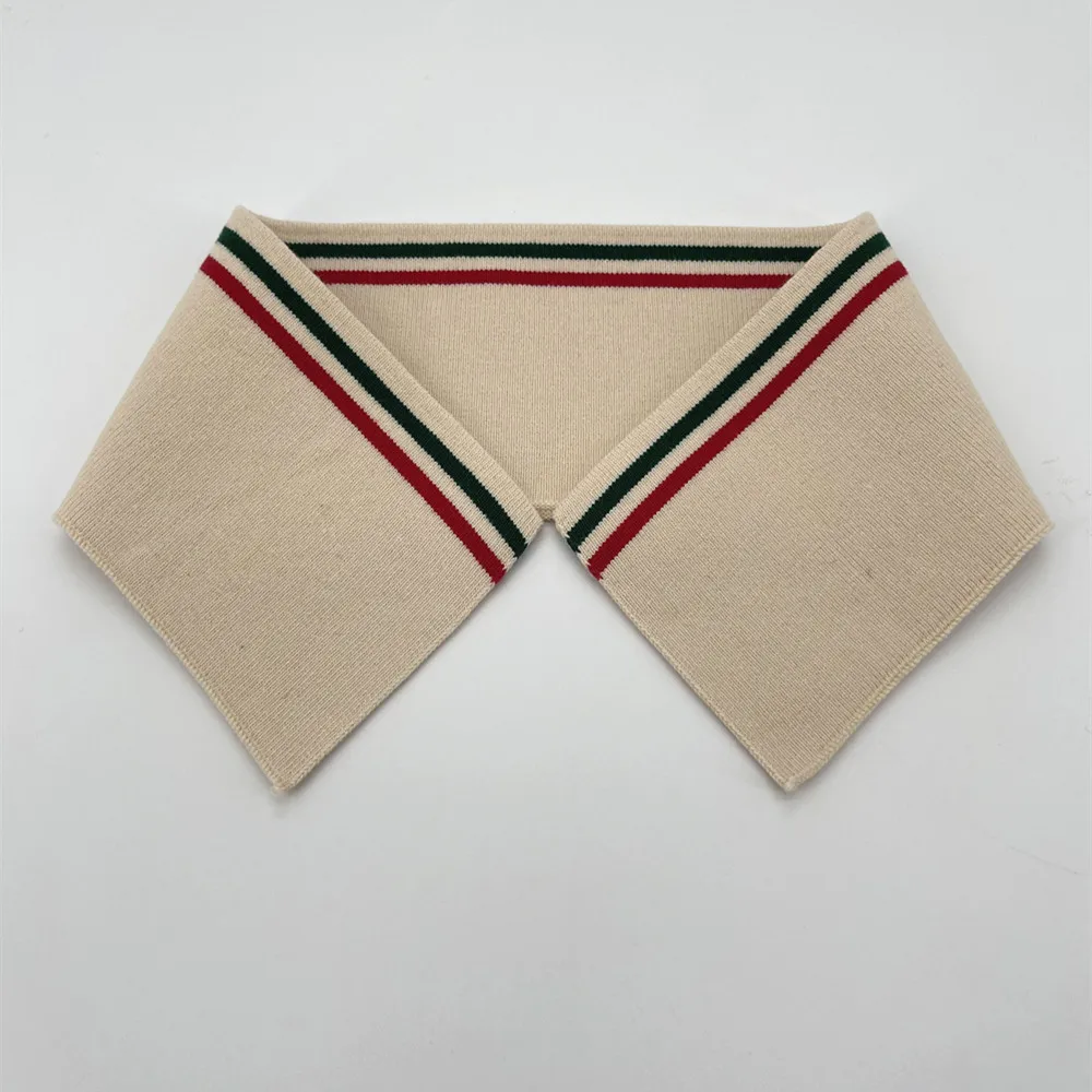 1x1 Плоская трикотажная футболка в рубчик, вырез горловины, воротник поло с наполнителем в рубчик и твердая ткань в рубчик