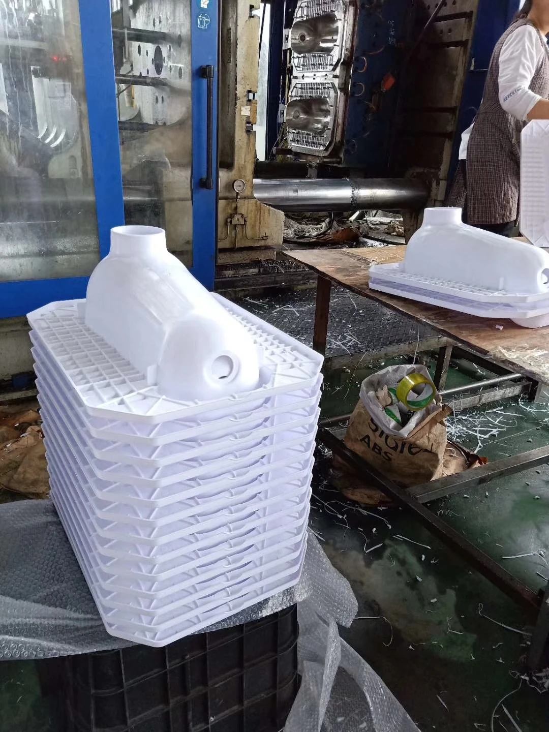 Китай санитарный стиль низкоуровневая Напольная керамическая квадратная сковорода для ванной