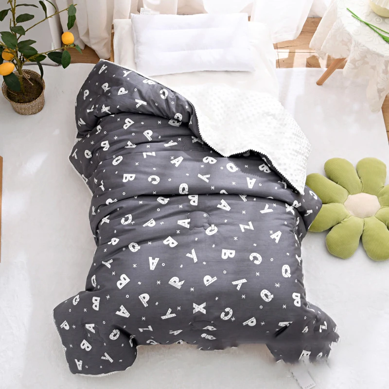 Double Sided Design Comforter Premium Cotton Filling Newborn Woven Quilt Blanket For Kids Babies Toddlers