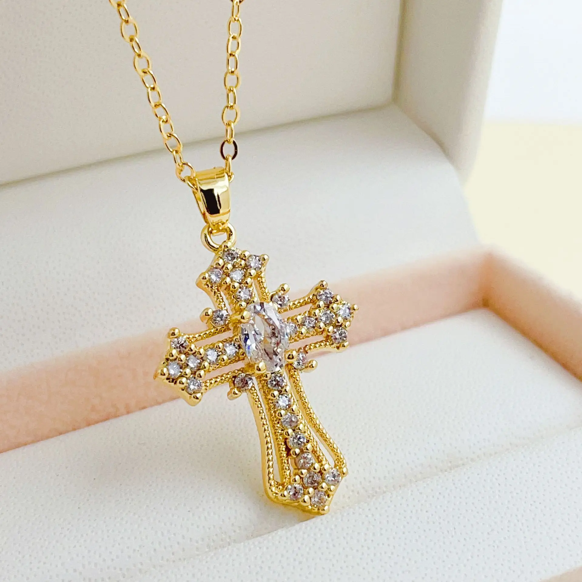YW Fashion Vintage Gold Cross Necklace Pendant Zircon Jewelry Pendants For Necklace 2024