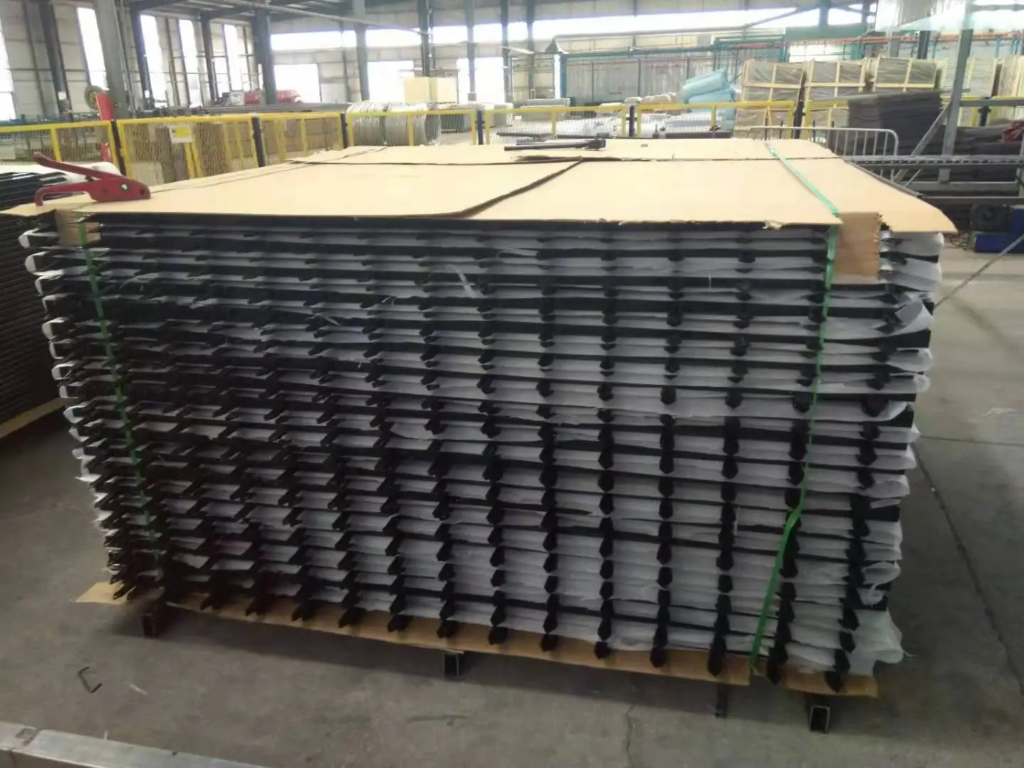 Adjustable heavy duty steel fence panels bend top wrought iron fencing black low price