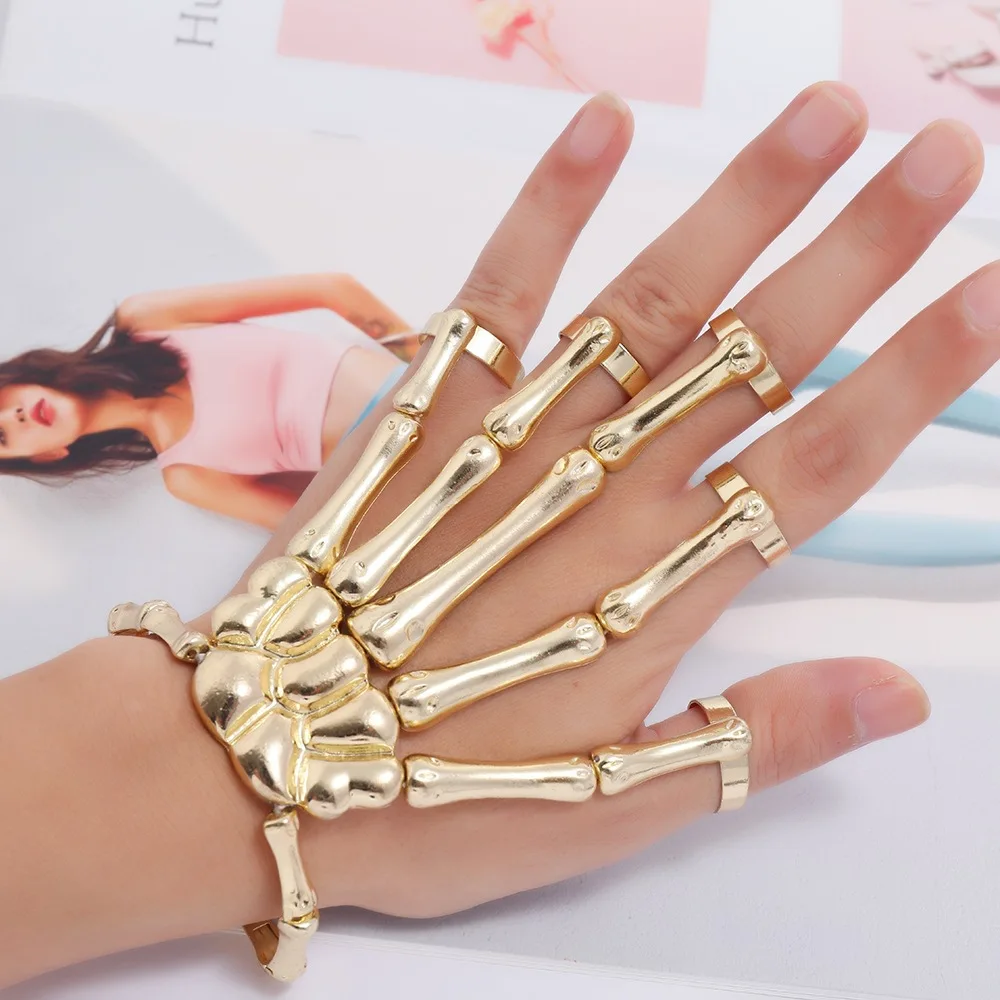 Kingcome Popular Punk Exaggerated Metal Texture Mitten-type Bracelets Fashion Halloween Ghost Hand Skull Bracelet