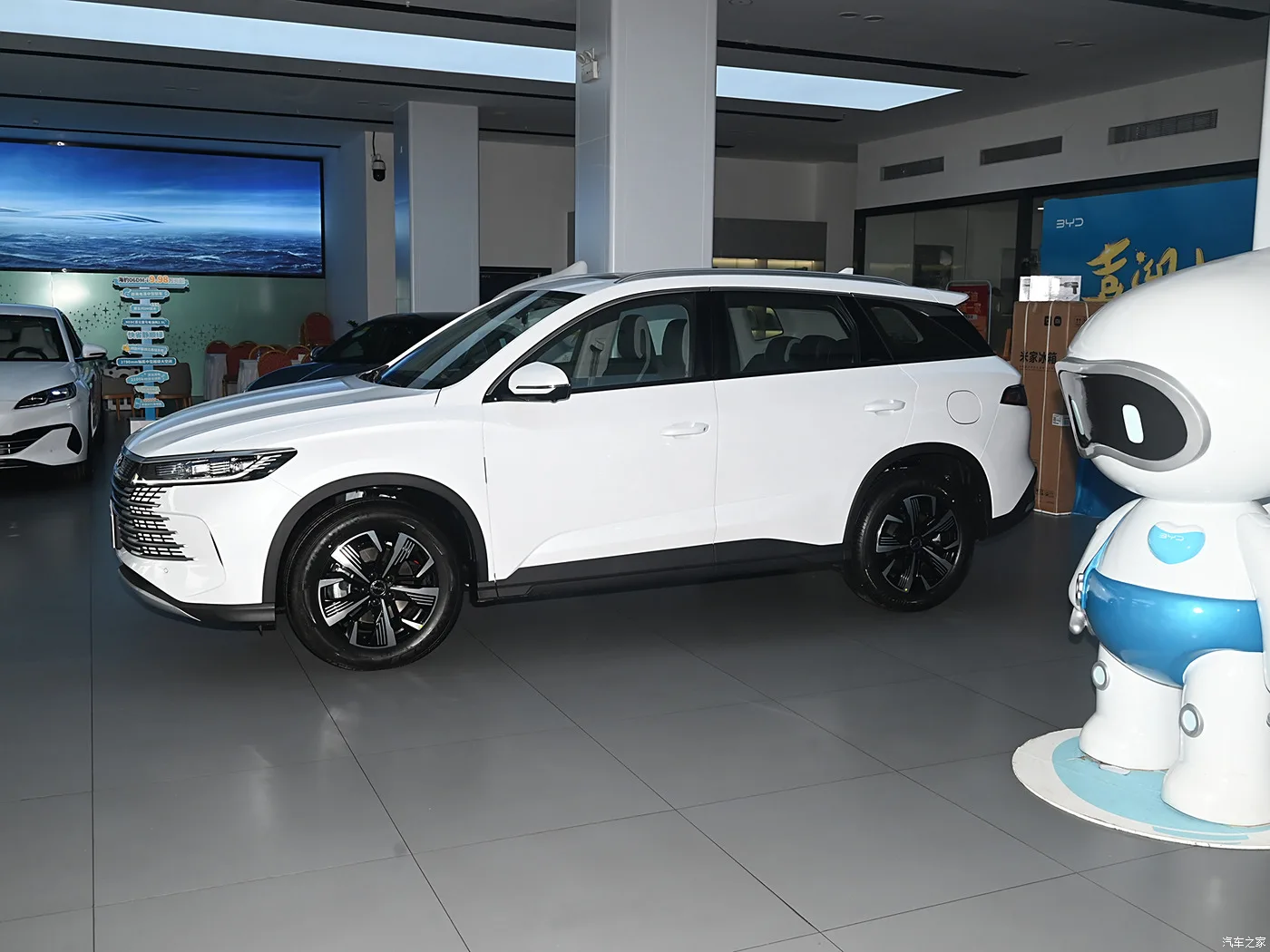 2025 BYD DM-i 05 115 км модели морского льва Новые гибридные автомобили Euro VI с турбодвигателем кожаные сиденья левое Рулевое управление