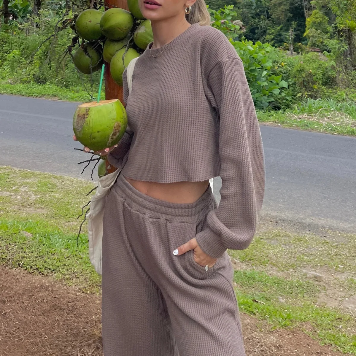 Hot Sale Casual Loose Oversized Print Tracksuit Trendy Crop Top And Pants Sweatpants Two Piece Hoodie And Pants Set For Women