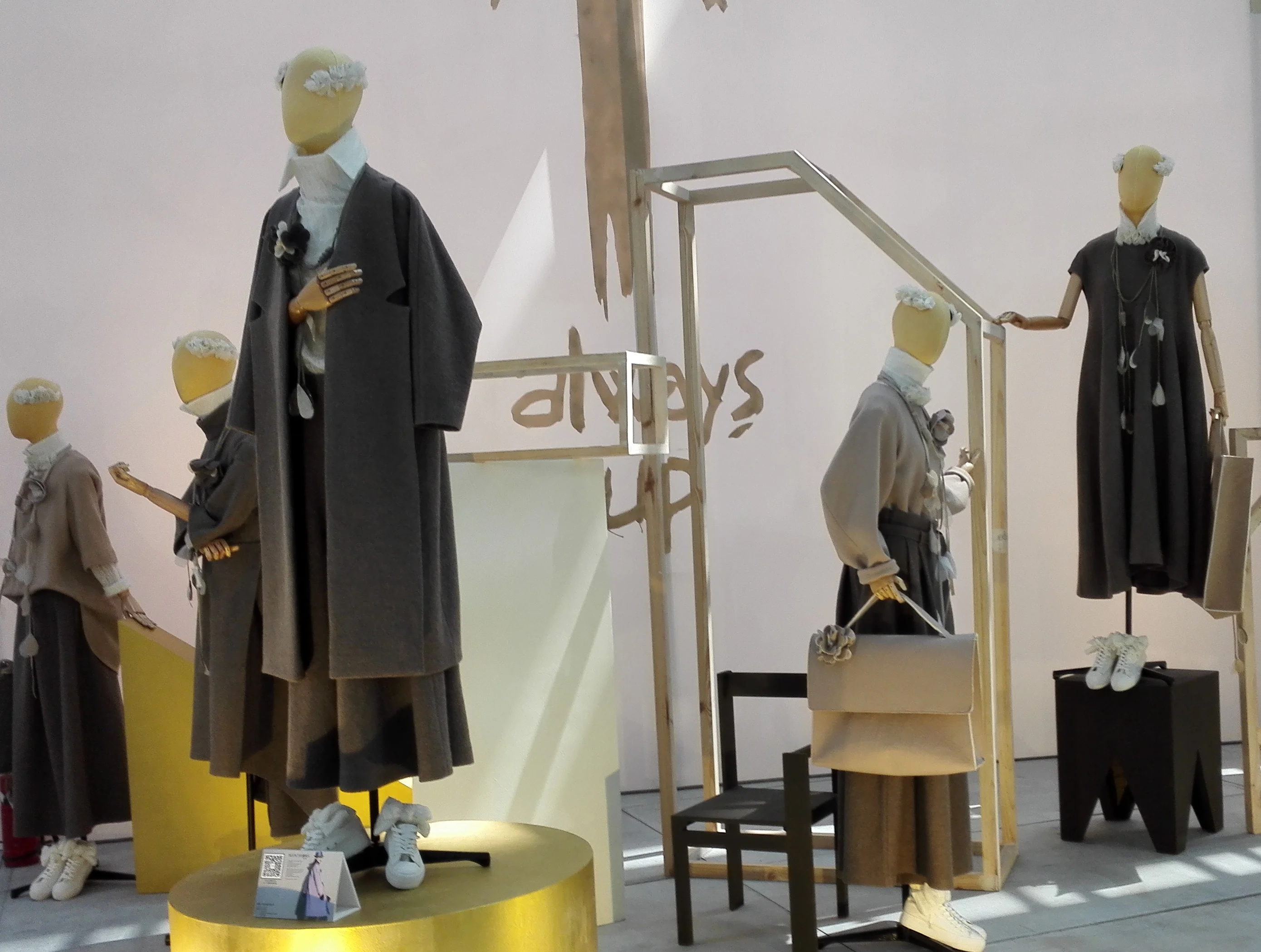 ghost female designer fiberglass wooden full size mannequin for clothes display