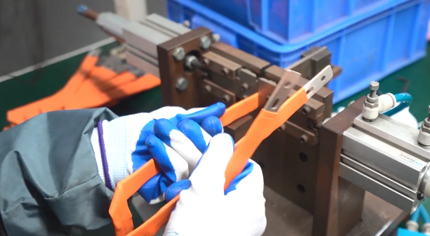 China Manufacturer Flexible copper Hard busbar automotive battery pack bus bar