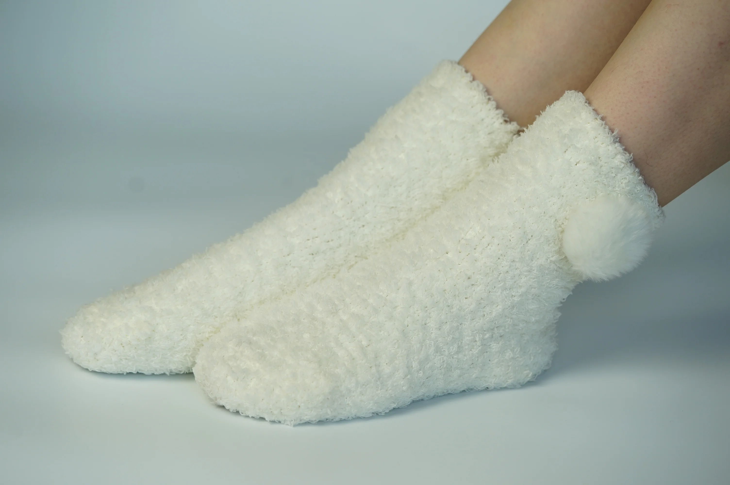 OEM Super Soft Anti-Slip Indoor Slipper Socks Custom Logo Floor Sock with Cozy Winter Fuzzy Design Casual Feature Logo Design