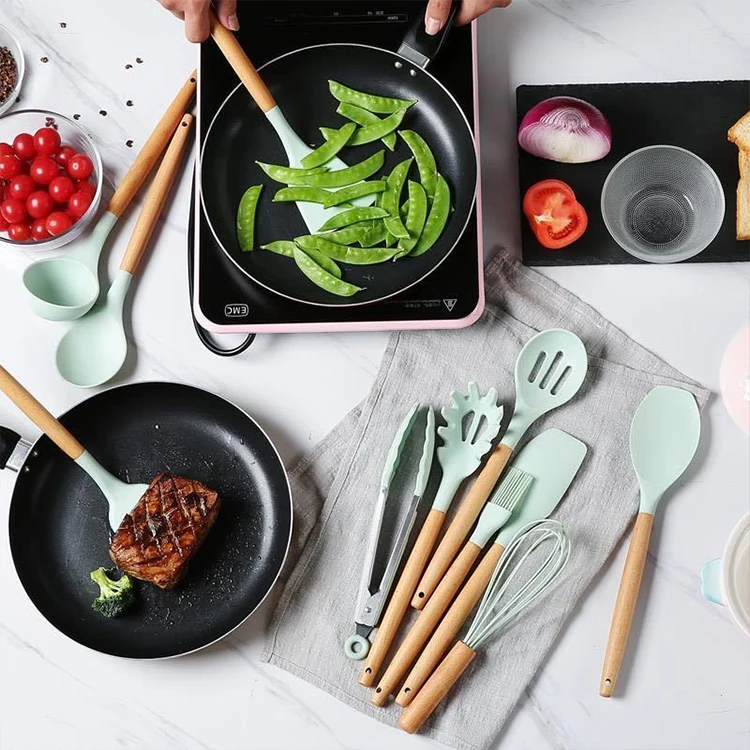 Kingwise Cocina Kitchenware Wholesale 12 Pieces Set Wood Handle Cooking Tools Silicone Kitchen Eco Friendly Serving Utensils Set