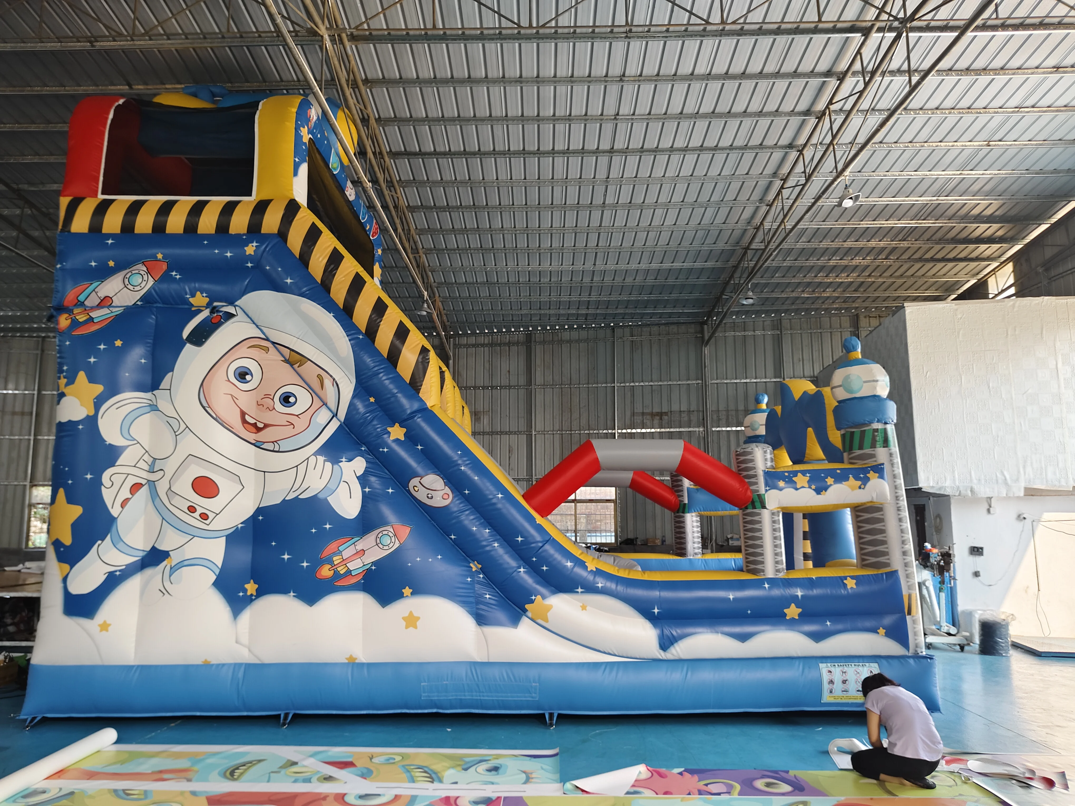 Outdoor Animated Spaceflight Inflatable Slide Spaceflight Theme Inflatable Dry Slides Bounce Slide For Kids