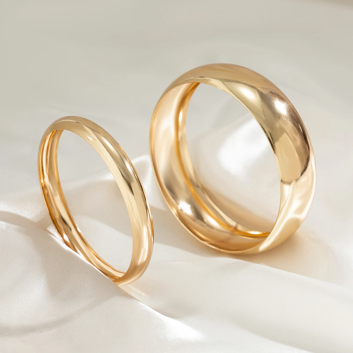 2 Pcs Smooth Metal Chunky Round Bangle Bracelet for Women Trendy Large Bracelets on Hand Accessories Ladies 2024 Fashion Jewelry