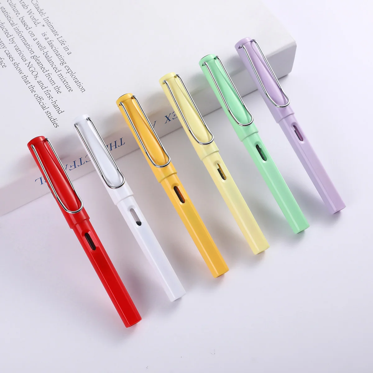 Spot student Fountain pen manufacturers wholesale plastic pens positive posture business gift ink pens