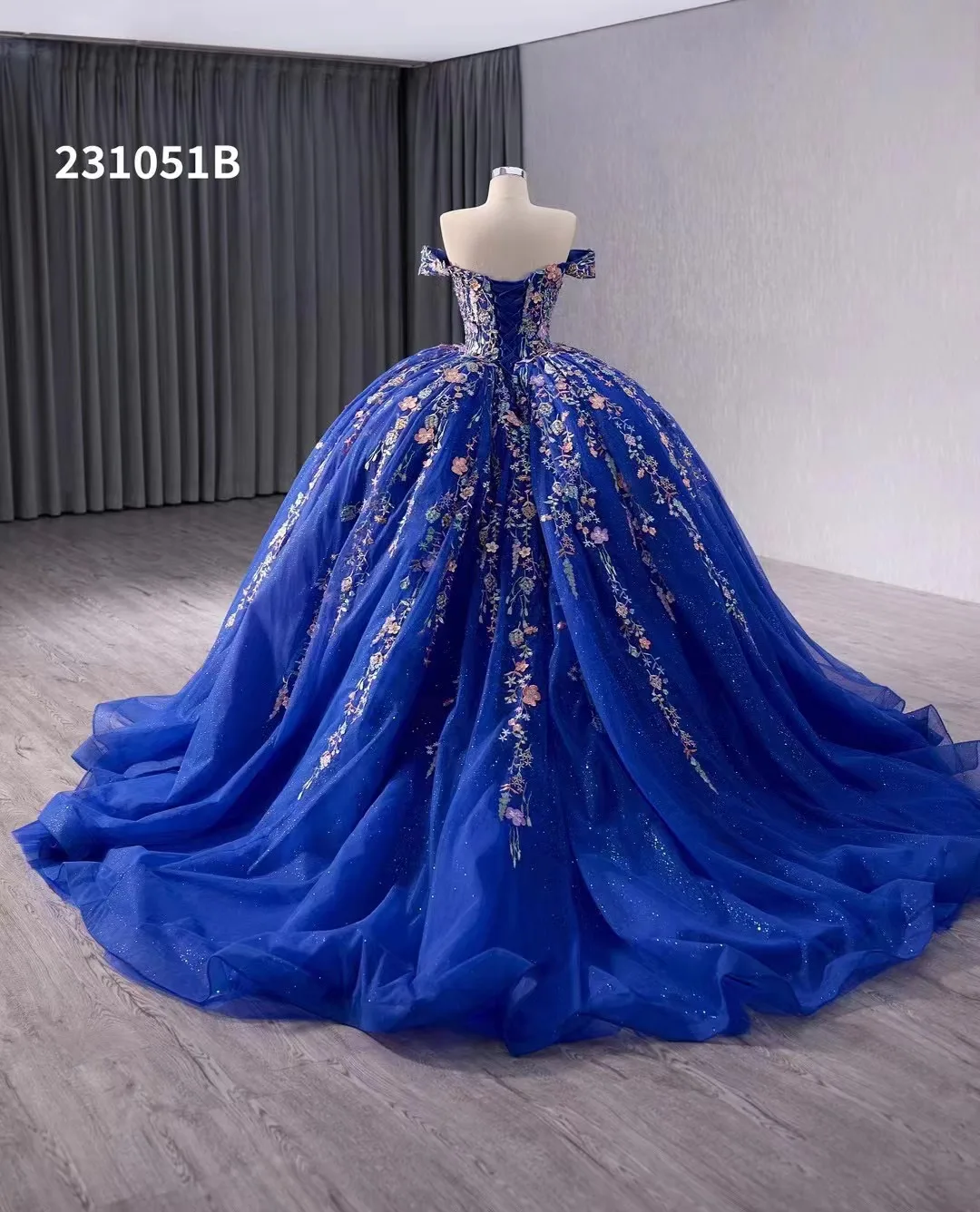 Feishiluo Wholesale Shiny Glitter Fluffy Wedding Big Gowns Dresses Luxurious Bead  Off-Shoulder Evening Prom Ballgown