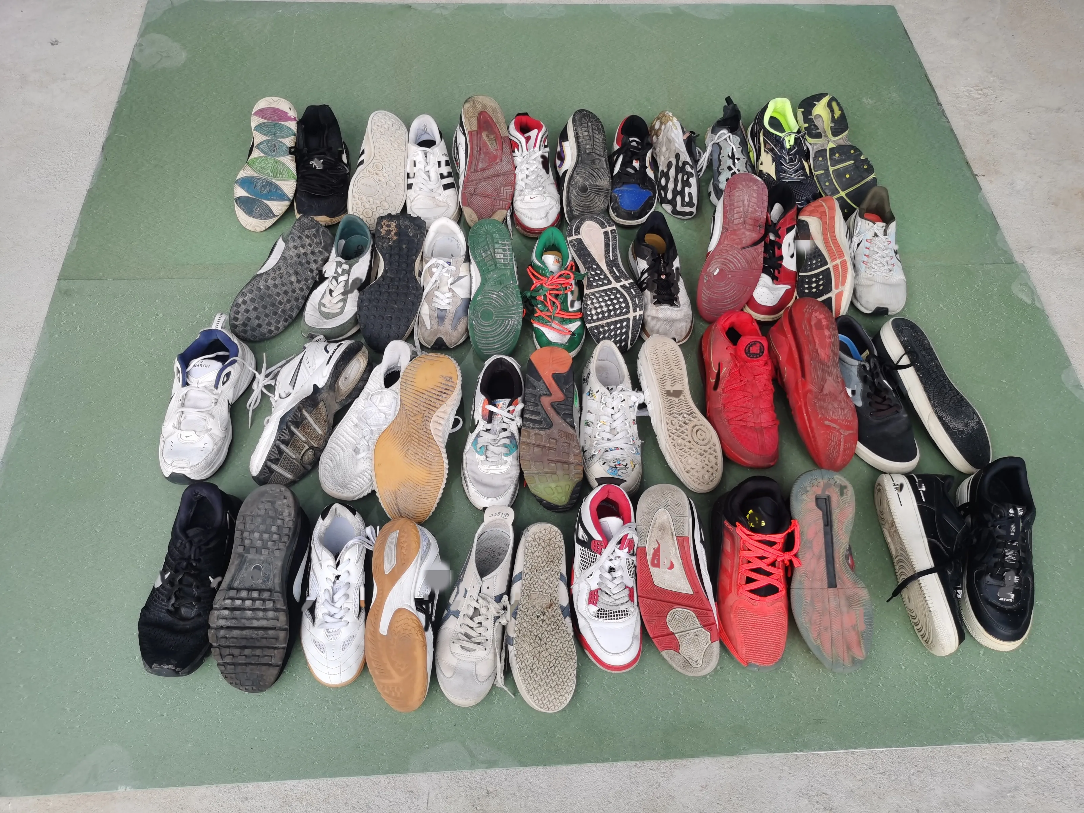 Second hand wholesale  sports bales luxury shoes high quality fashion style used International Men brand sneakers