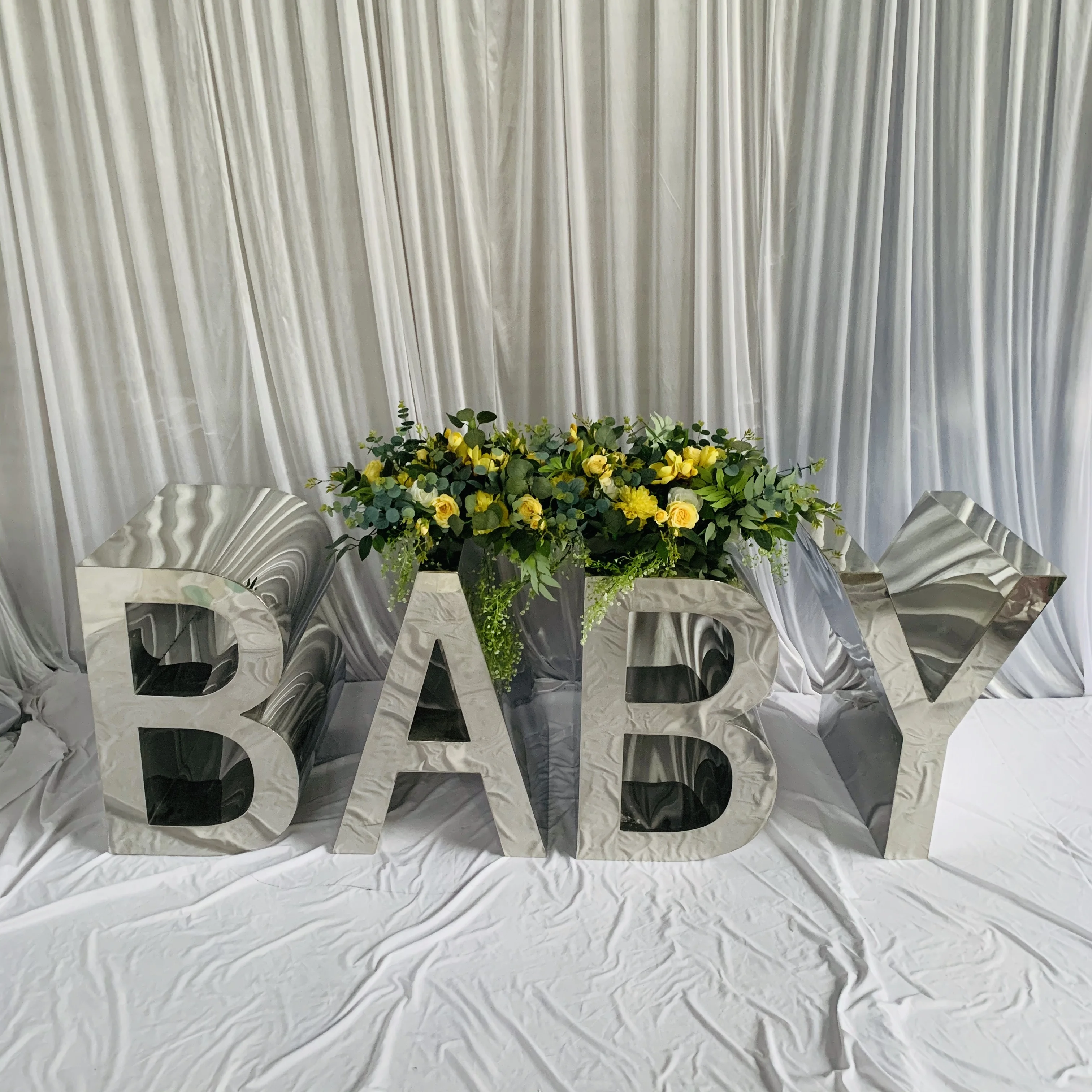 New style modern wedding decoration stainless steel baby letter table for party used