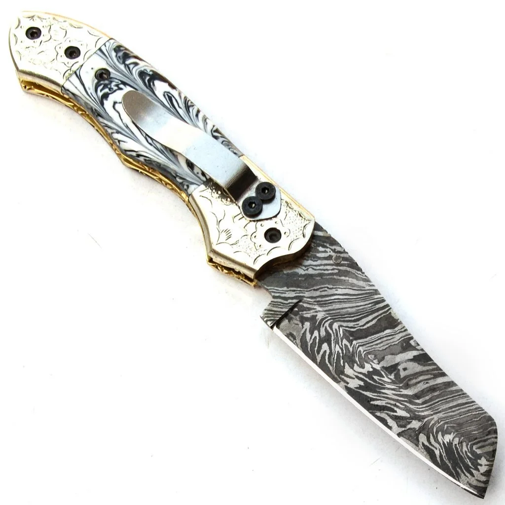 
 Складной/карманный нож ручной работы из дамасской стали с ручкой из листа смолы  
