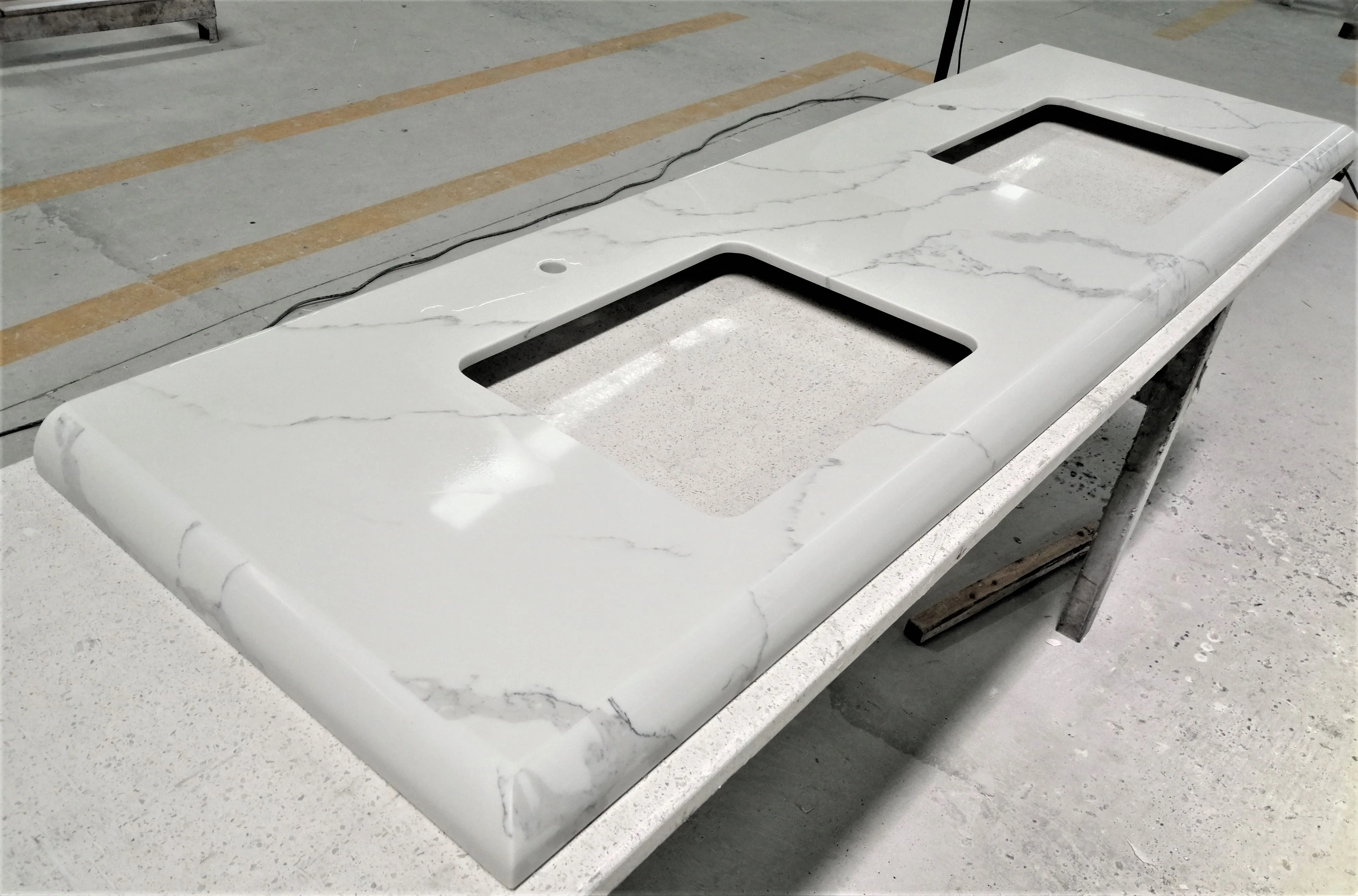 Yunfu Manufacturer 18/20mm White Color Artificial Quartz Stone Slabs for Vanity tops/Desktops