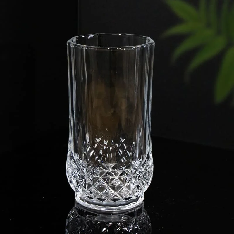 Luxurious Carved Red Wine Glasses: Perfect for Whiskey