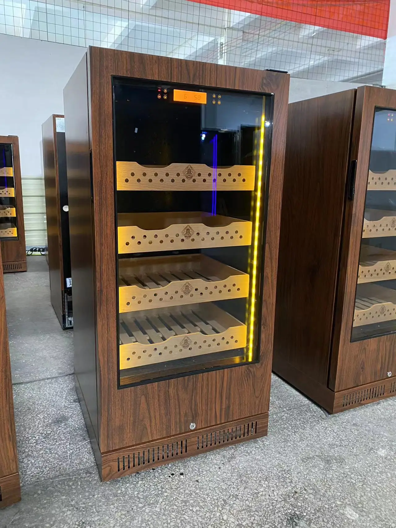 800 Cigars New Design Cigar Cases Electric Cigar Cabinet Wooden Stainless Steel