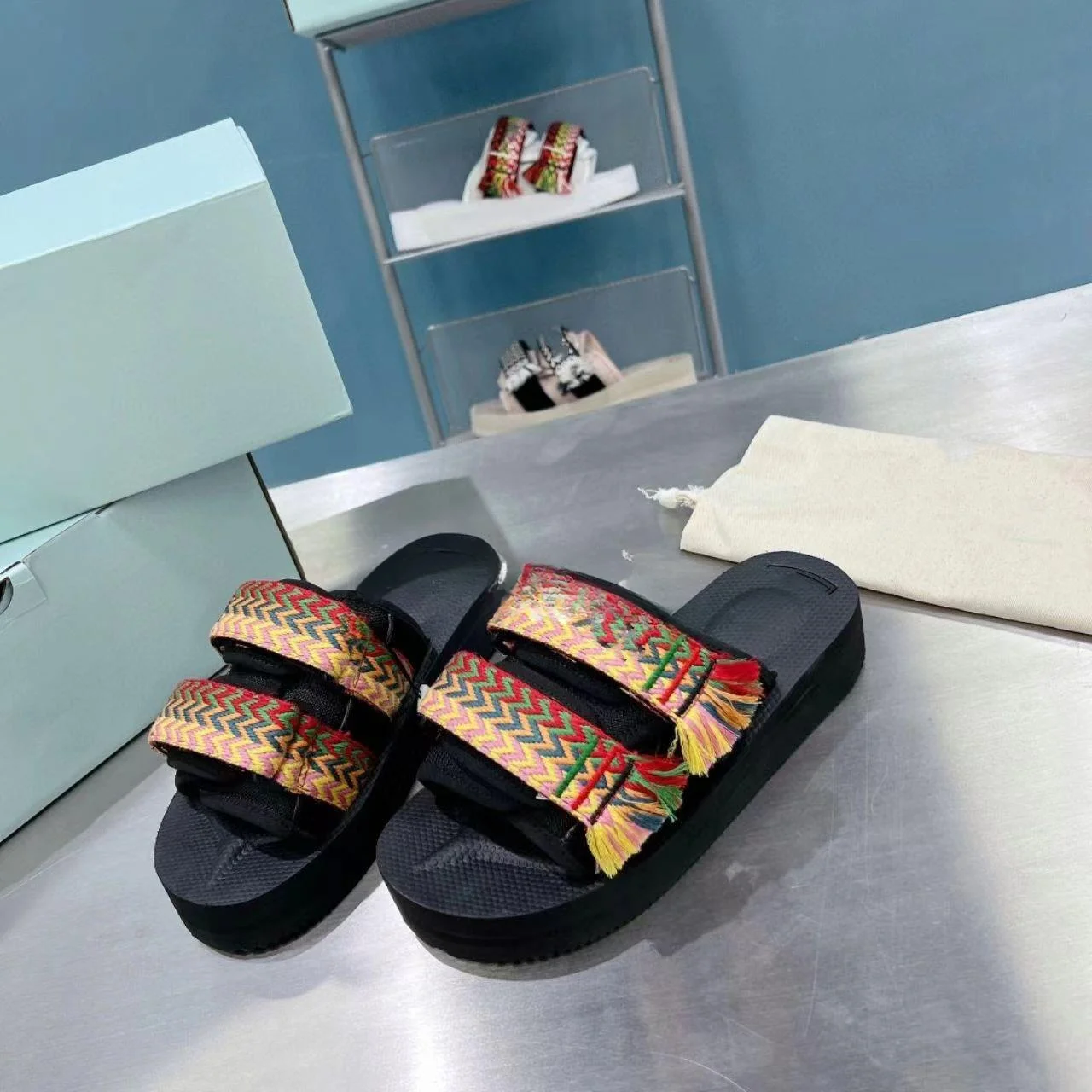 Unisex Fashion Trend Sandals Shoes Hot sleepers classical Sandals  Shoes Footwear summer Slippers for Women Sandals EVA