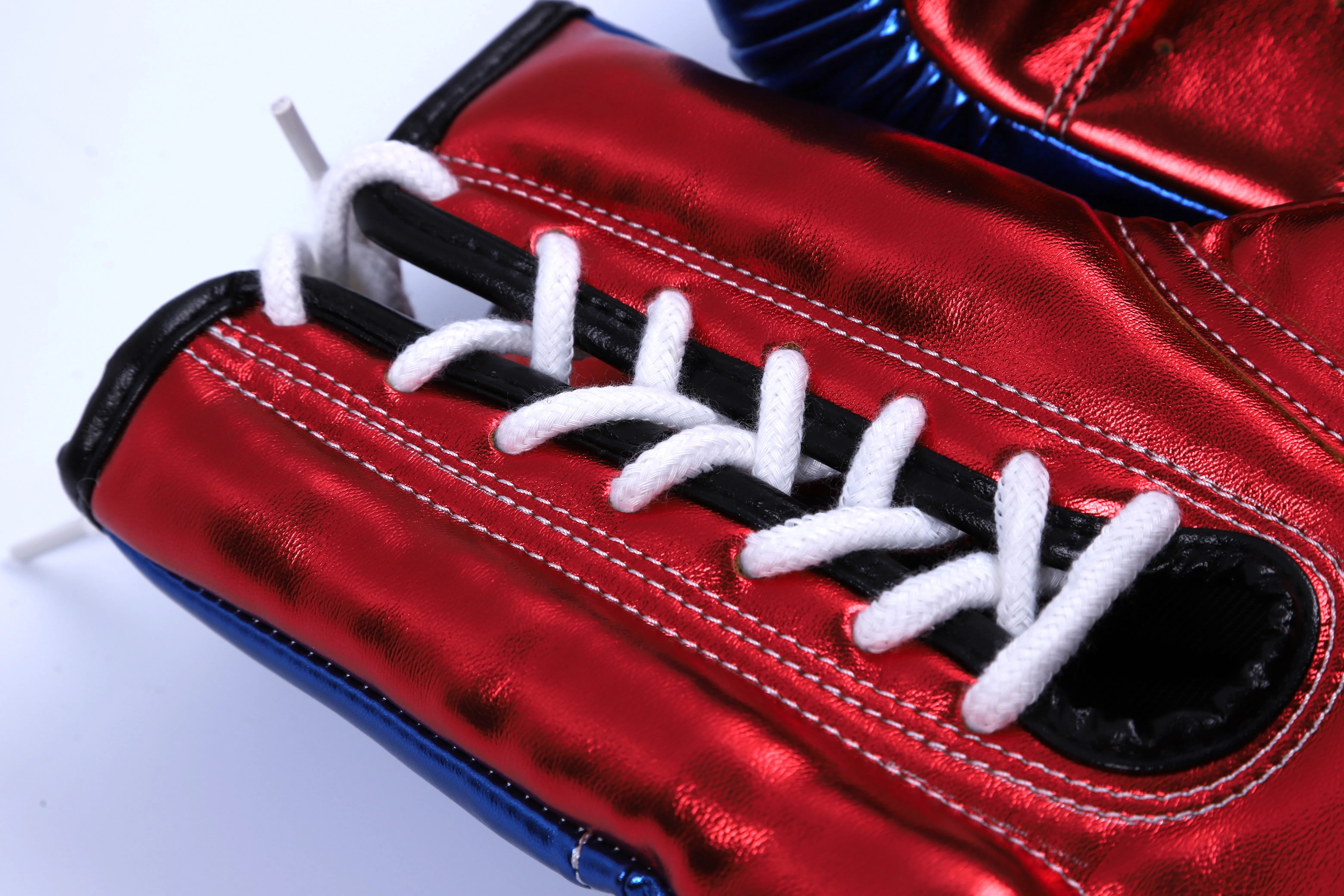 High Quality Gloves Boxing Products  Equipment and Boxing Punch Machine for Gloves Boxing  Sandbag